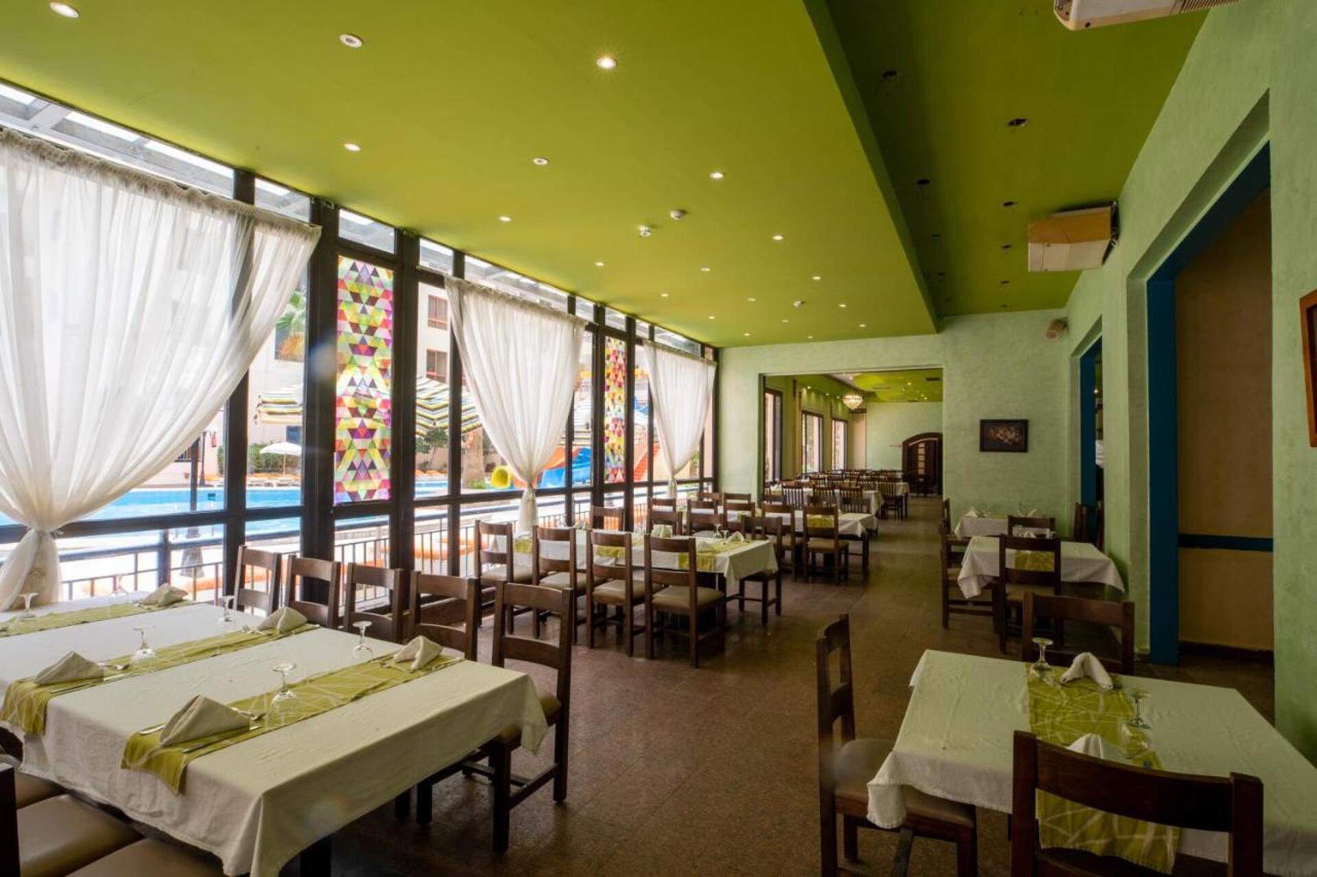Empire Hotel 3* 25