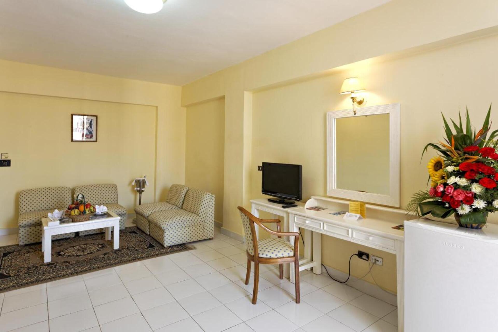 Empire Hotel 3* 14