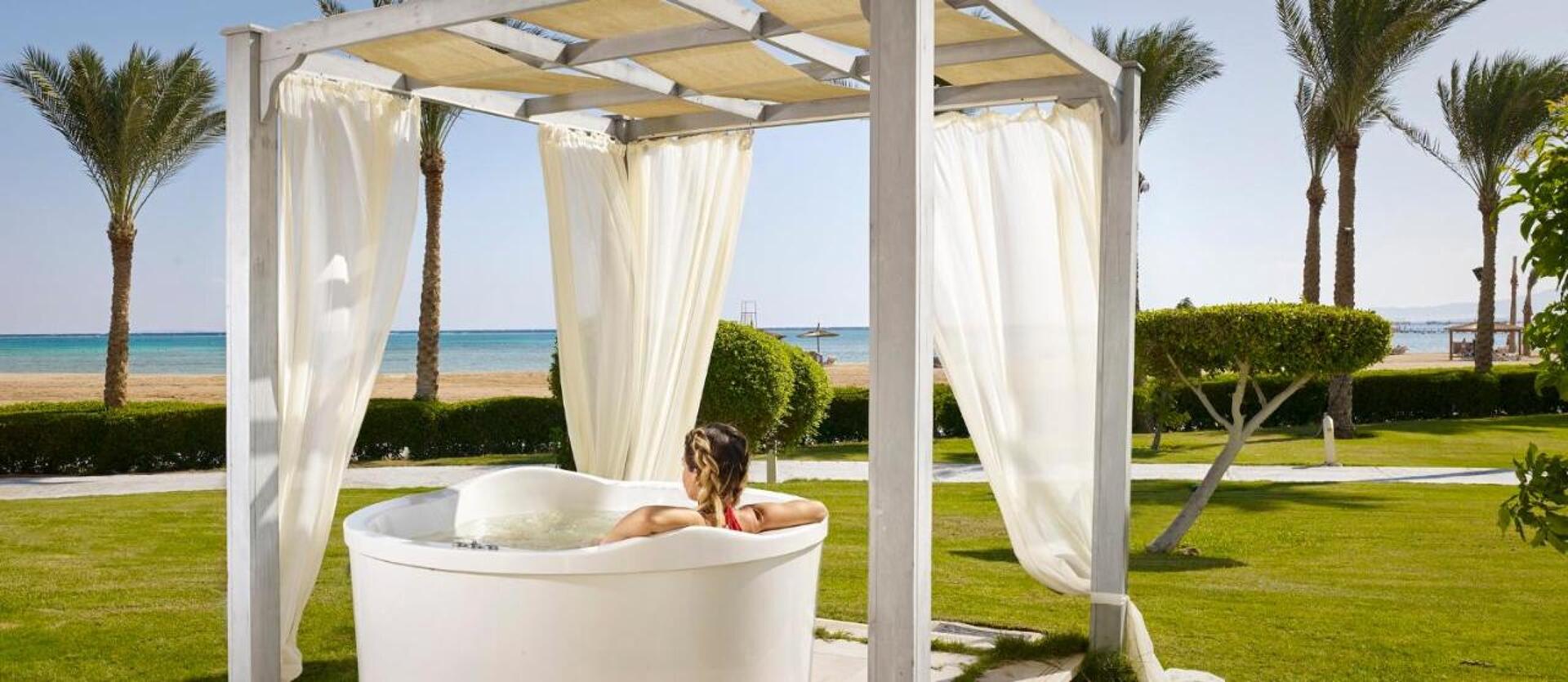 Coral Sea Waterworld 5* 5