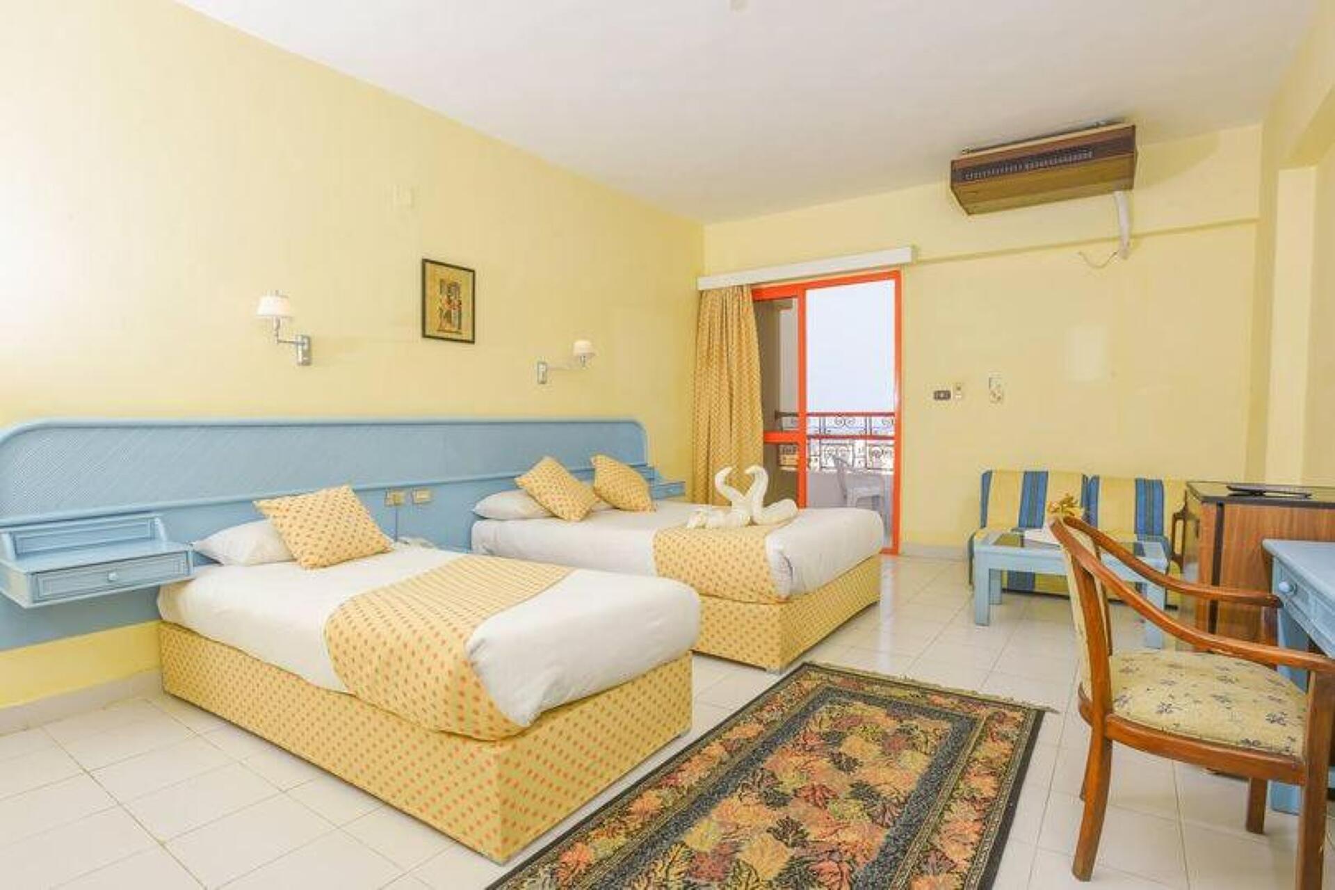 Empire Hotel 3* 21
