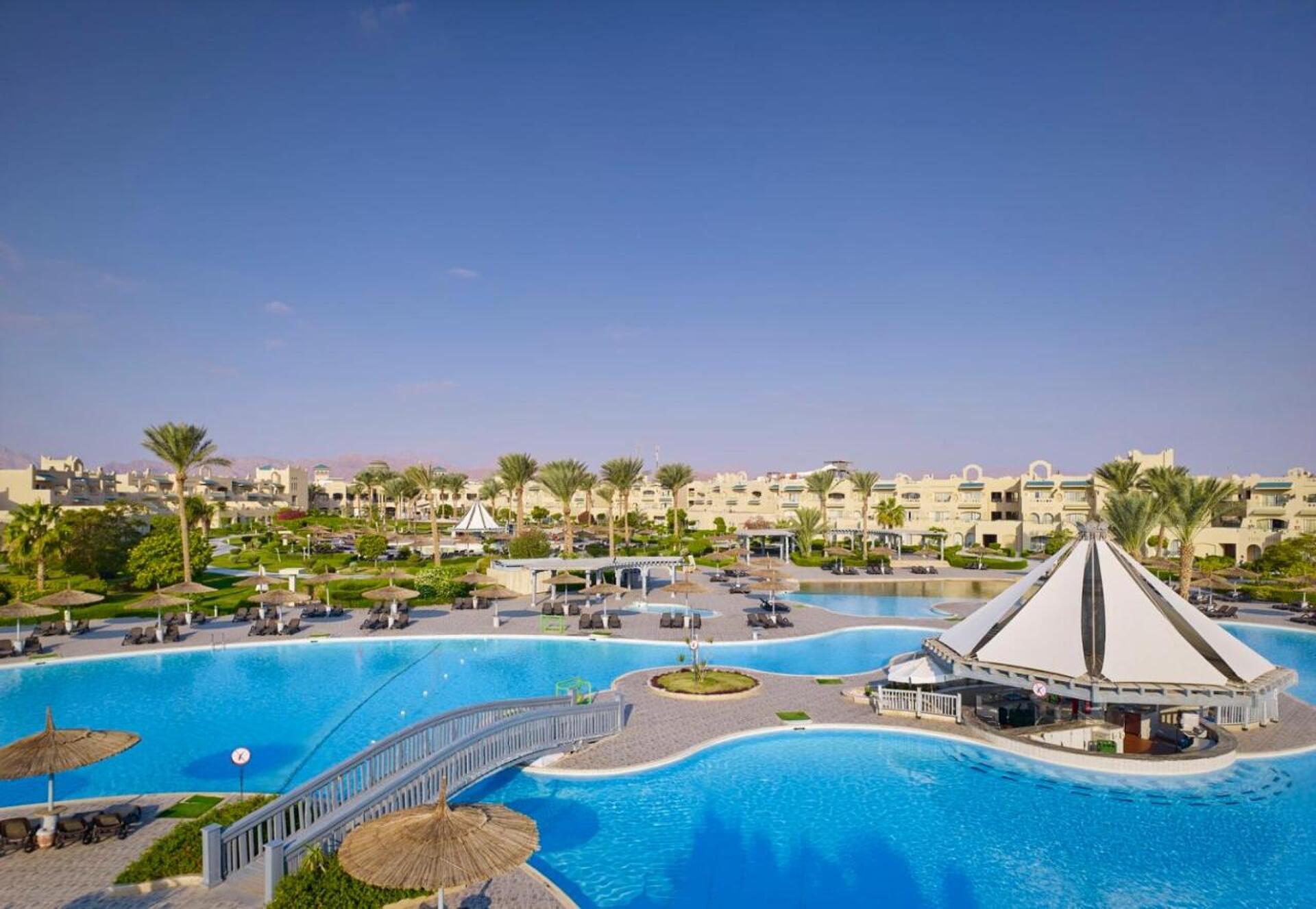 Coral Sea Waterworld 5* 2