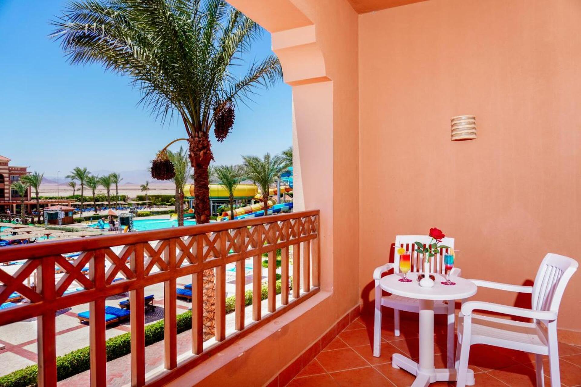 Charmillion Club Aqua Park  5* 32