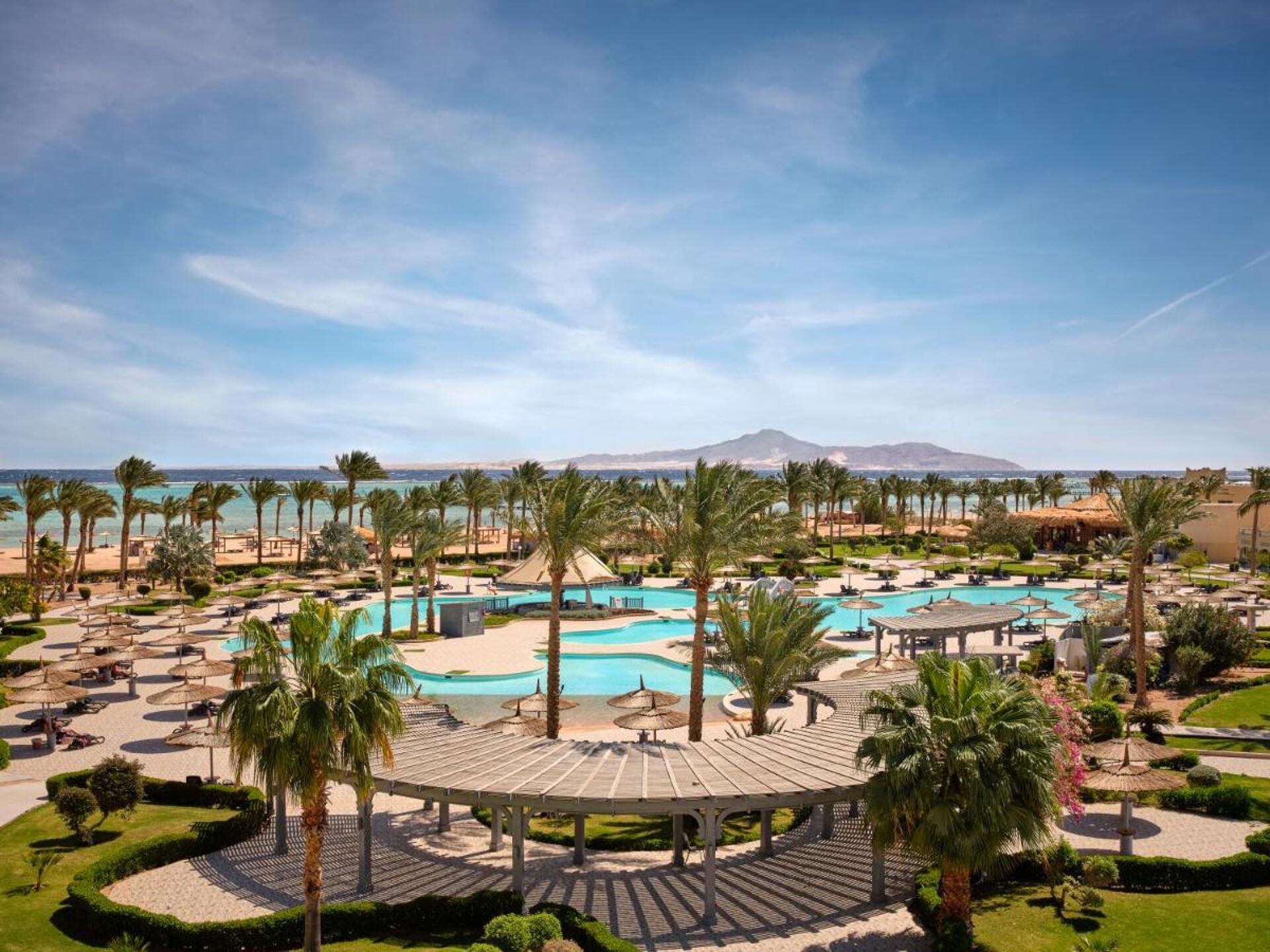 Coral Sea Waterworld 5* 35