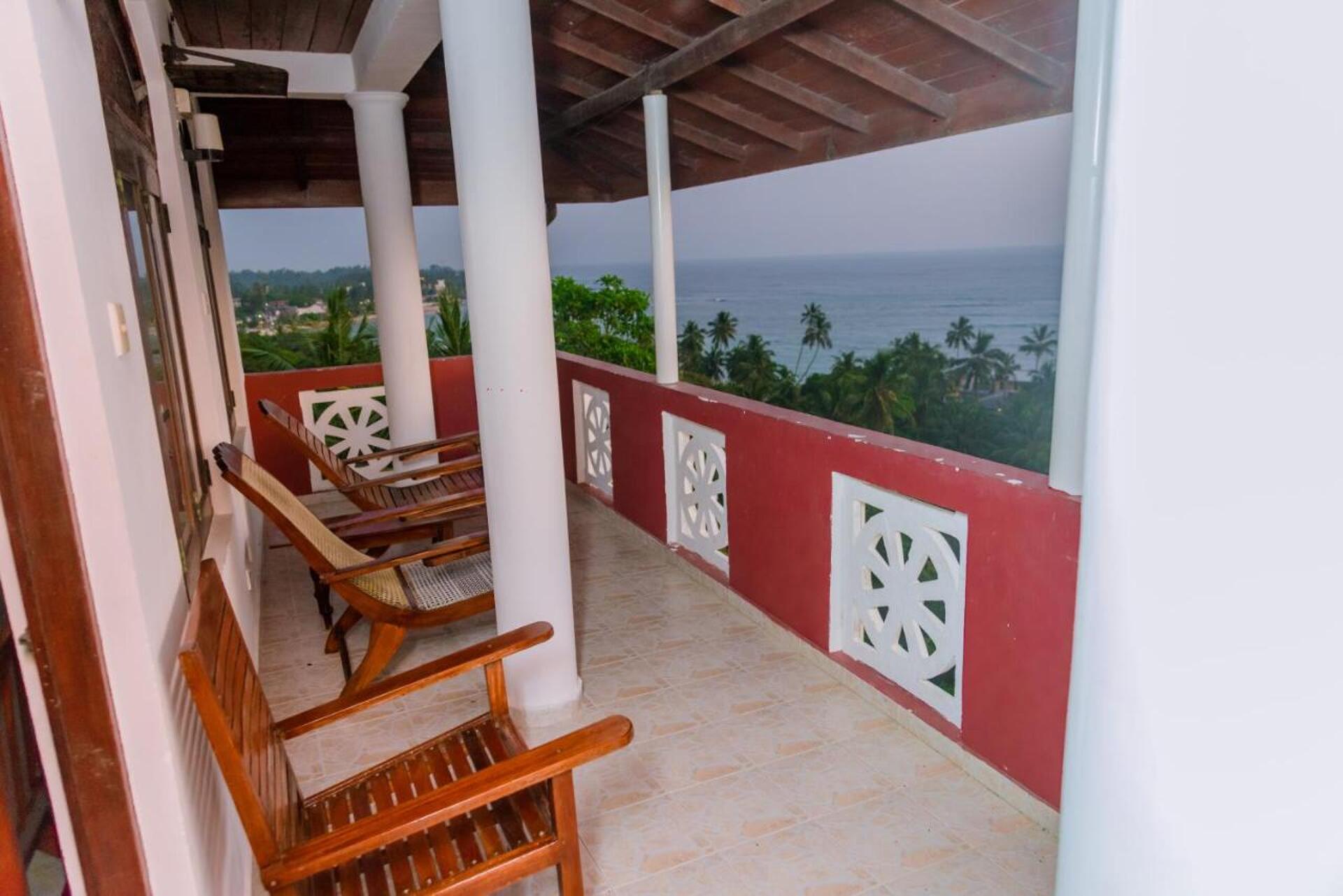 Rock House Unawatuna 3* 15