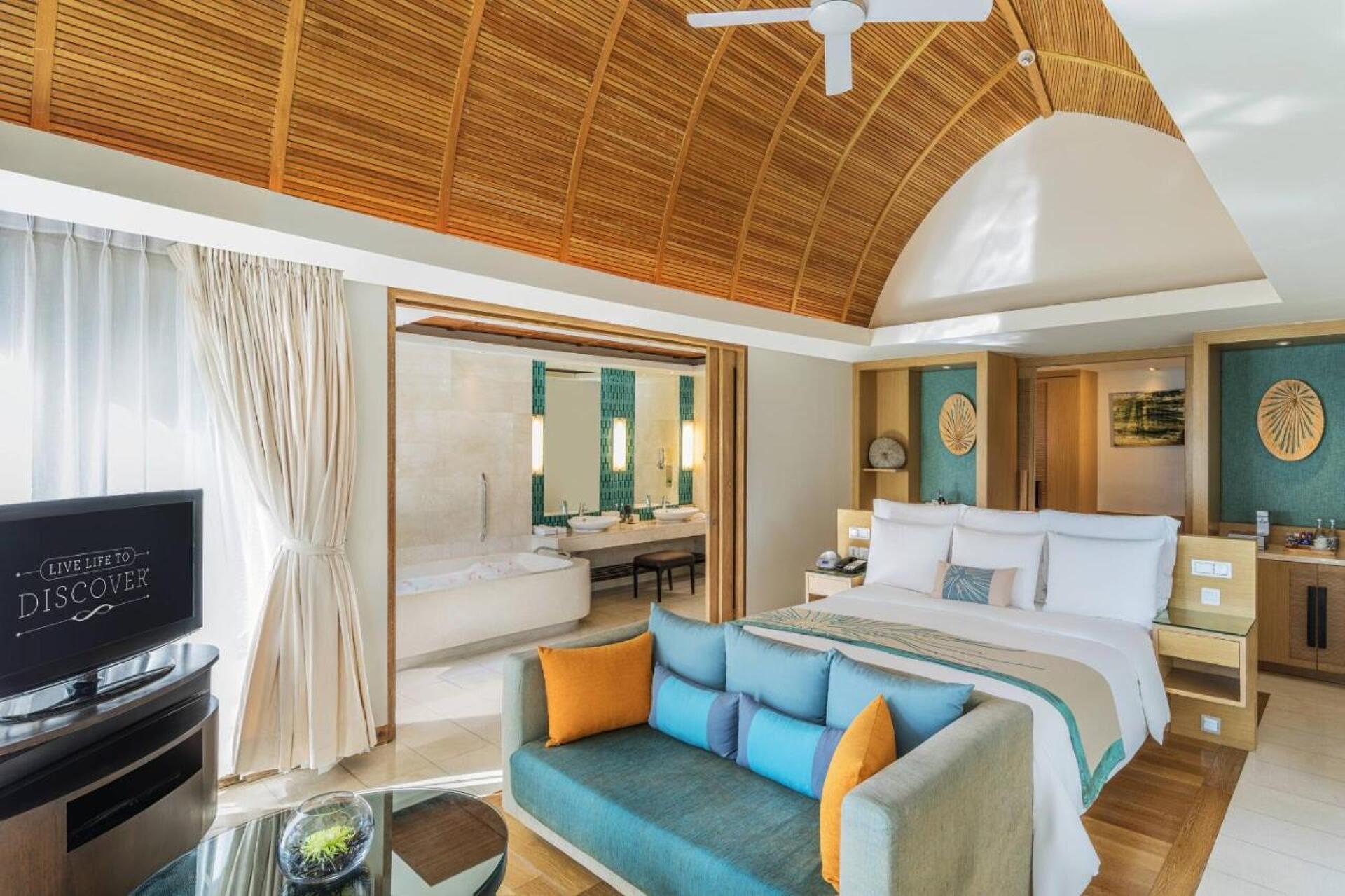 Renaissance Phuket Resort & Spa 32