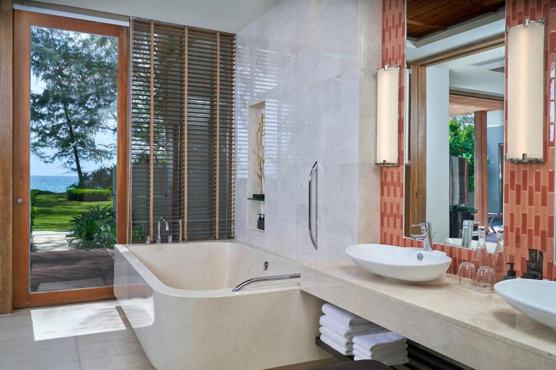 Renaissance Phuket Resort & Spa 43