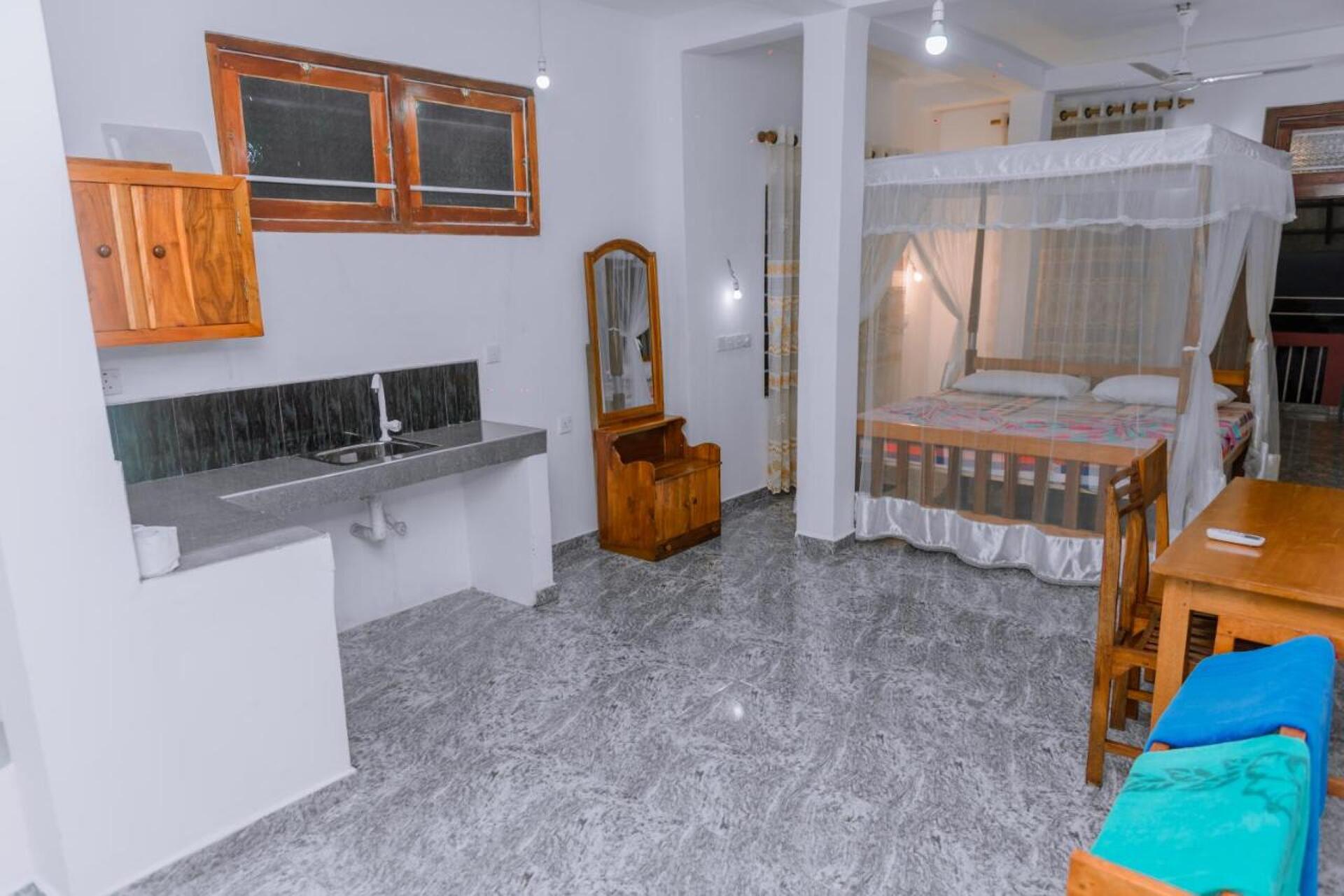 Rock House Unawatuna 3* 14