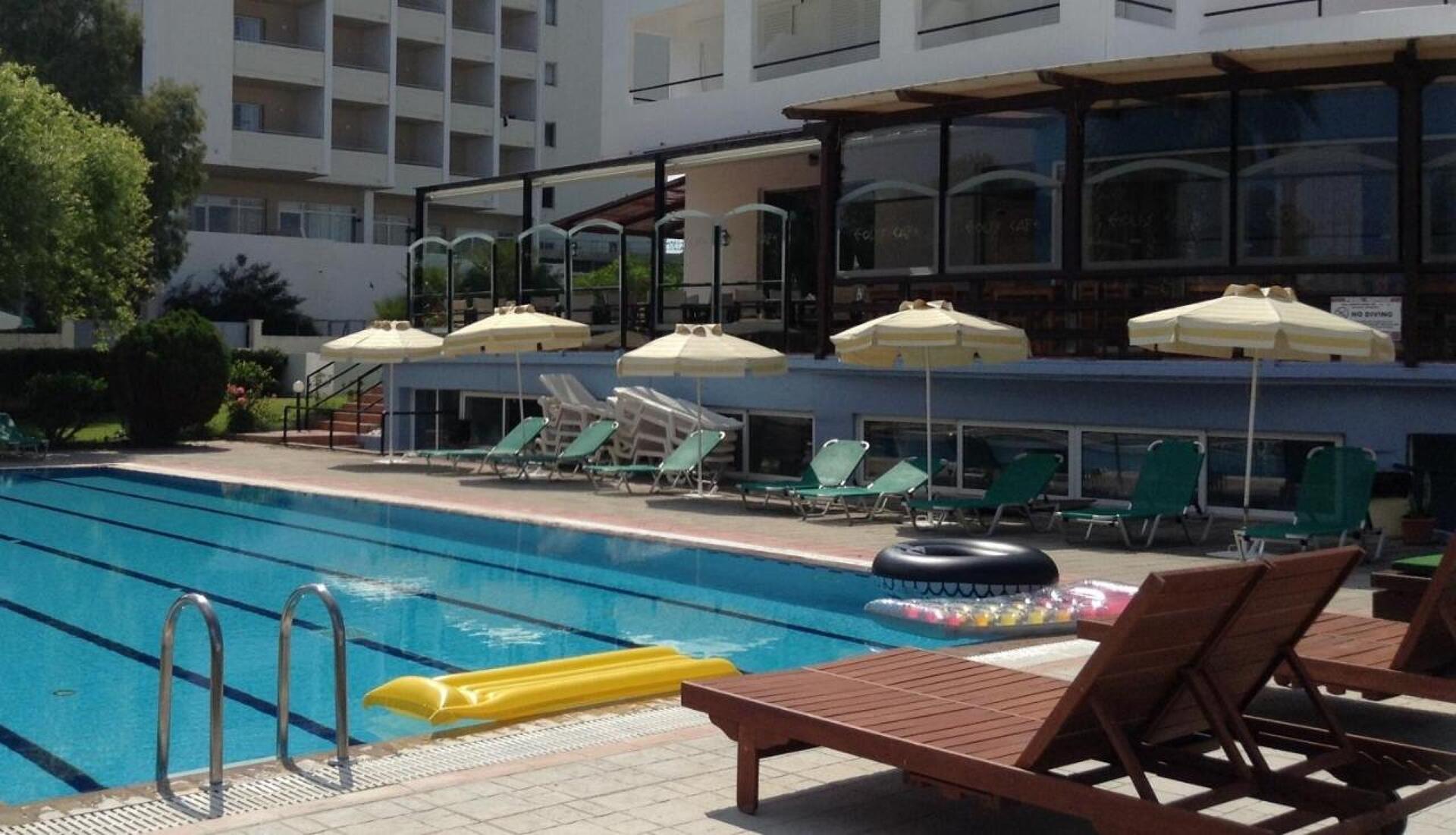 Pylea Beach 3* 30