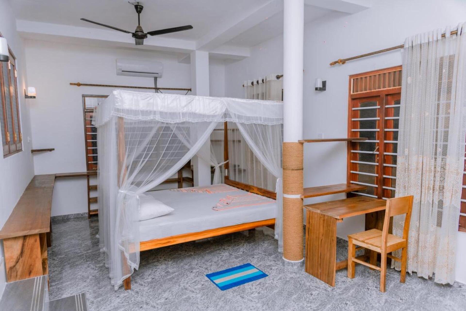 Rock House Unawatuna 3* 13