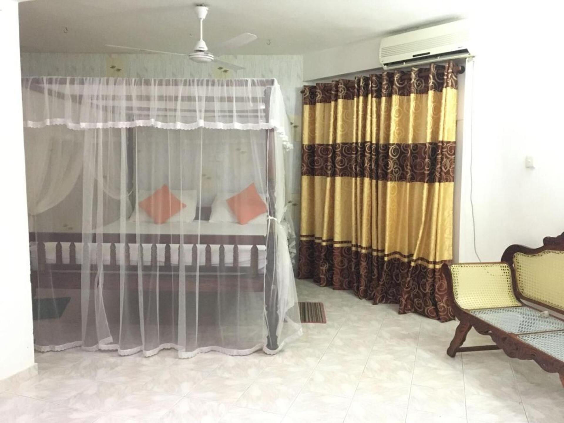 Rock House Unawatuna 3* 36