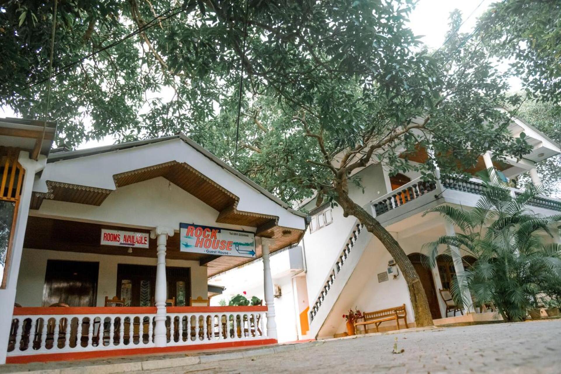Rock House Unawatuna 3* 18