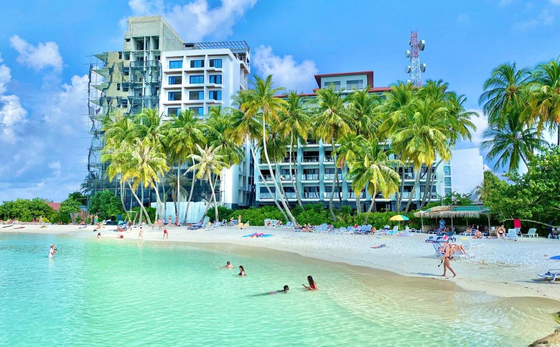 Kaani Grand Seaview 16