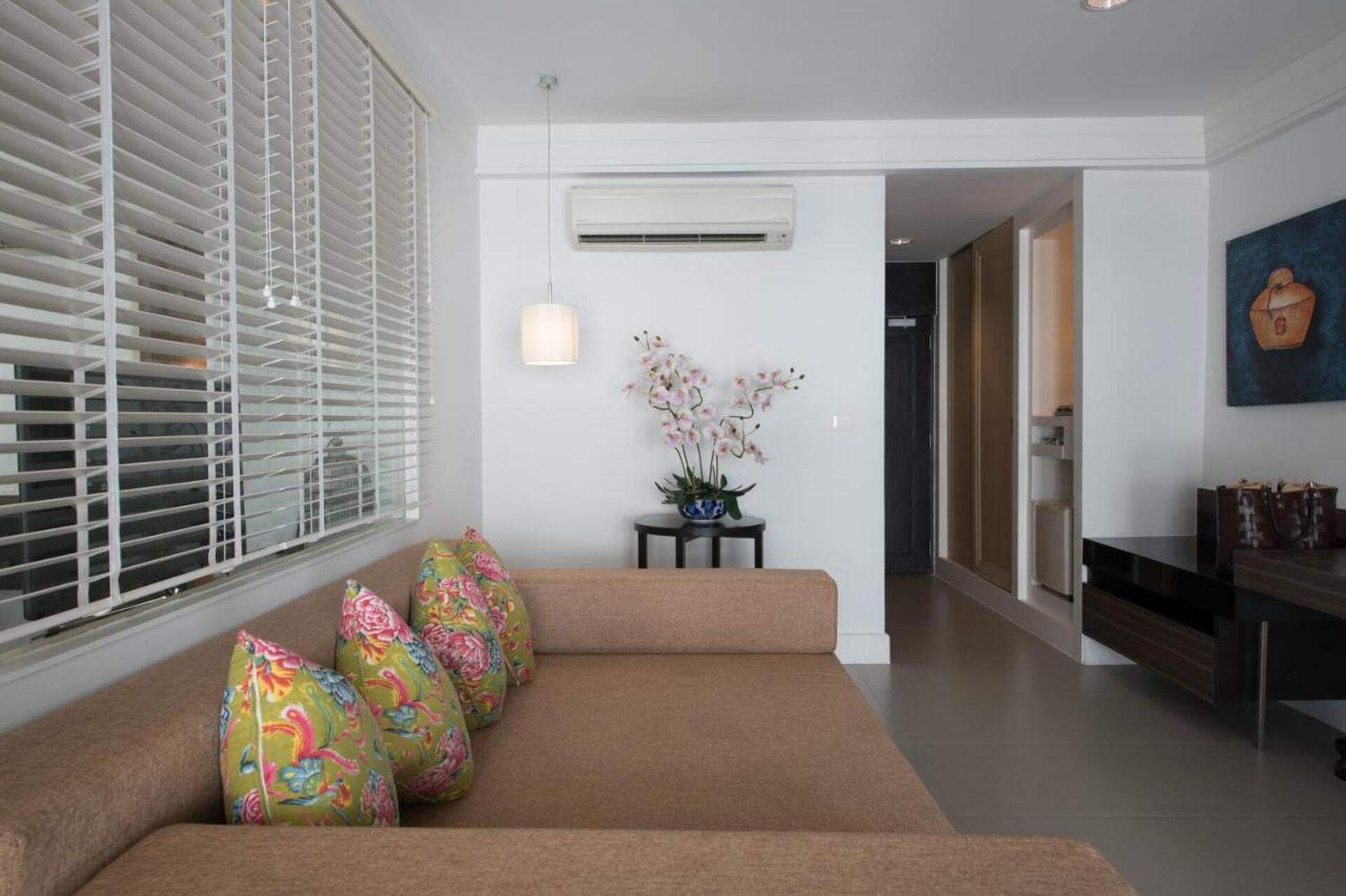 Sawaddi Patong Resort & Spa 11