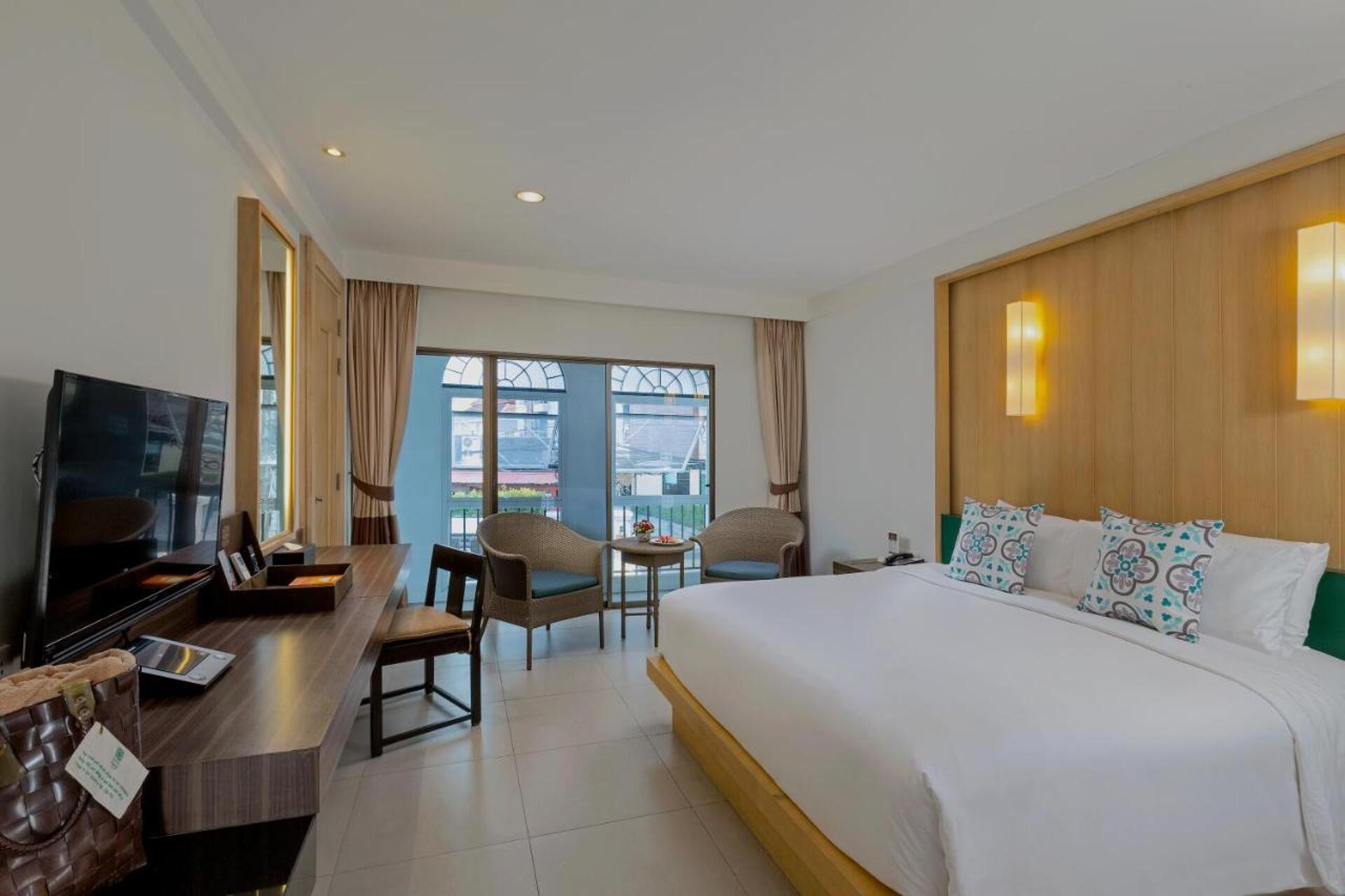 Sawaddi Patong Resort & Spa 41