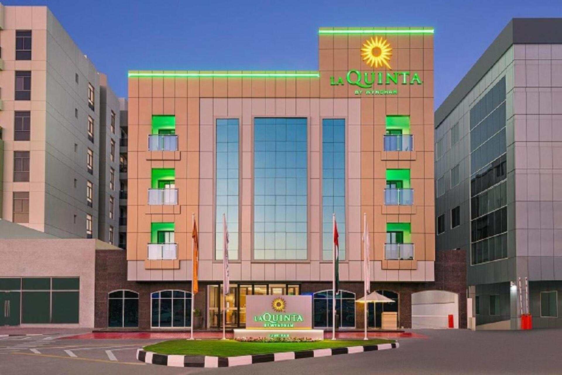 La Quinta by Wyndham Bur Dubai   40