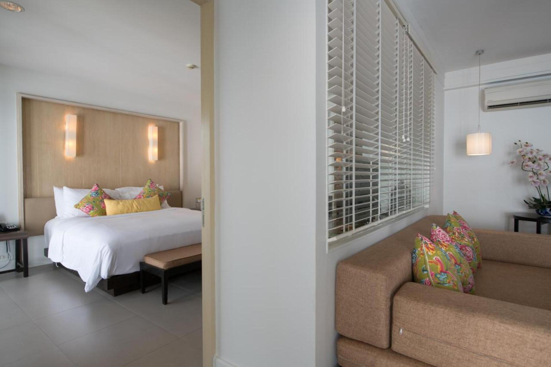 Sawaddi Patong Resort & Spa 12
