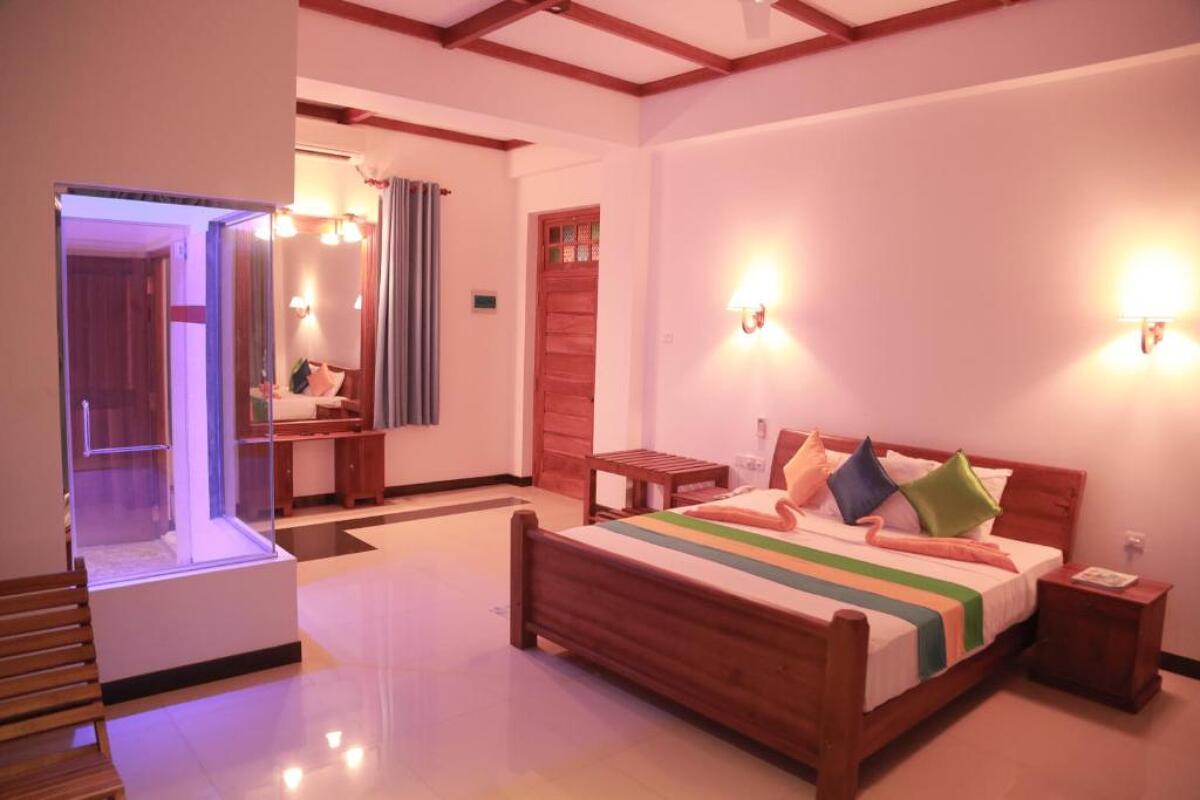 Sanmira Renaissance Hotel 3* last