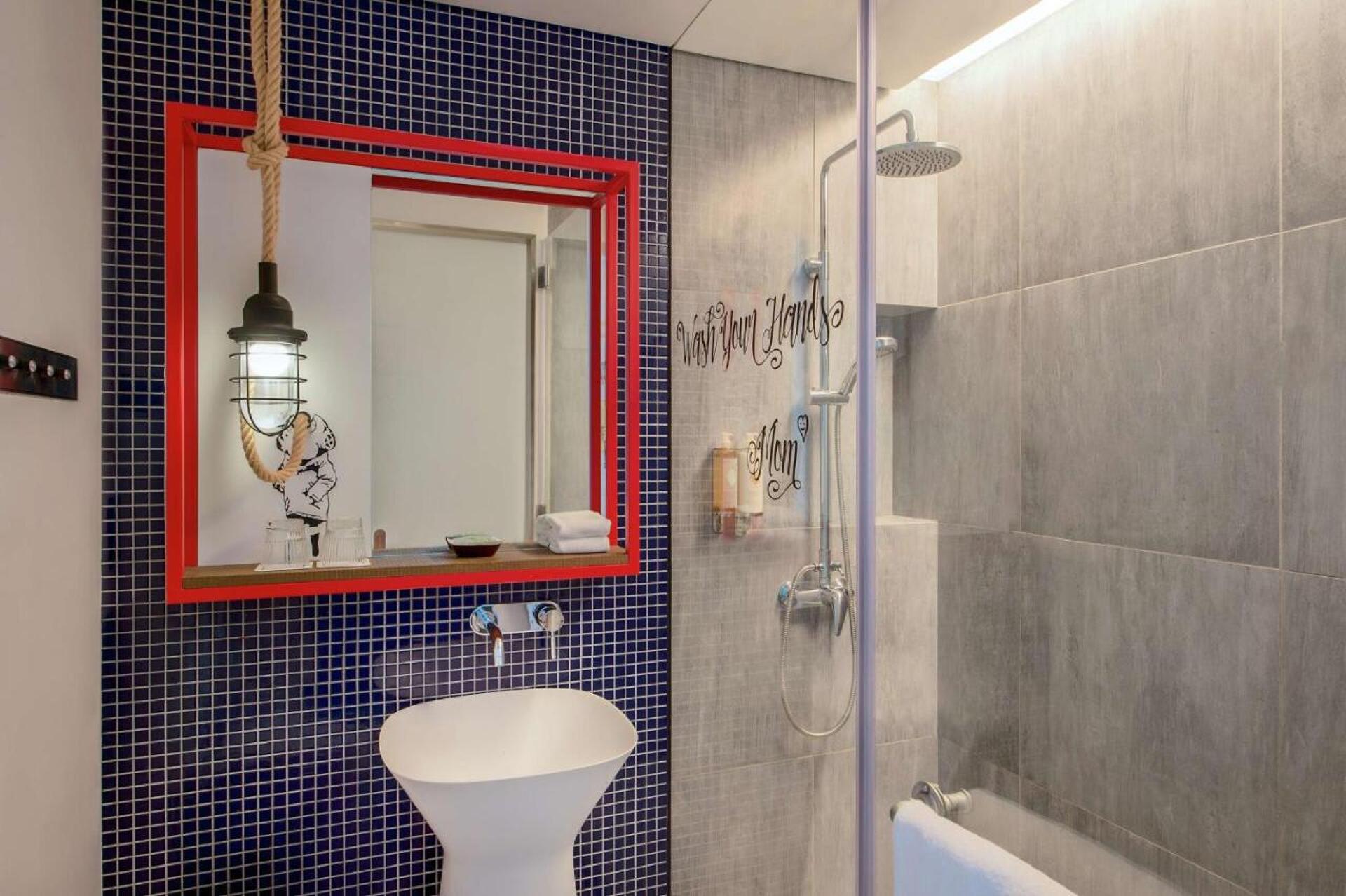 Hampton by Hilton Dubai Al Seef 18