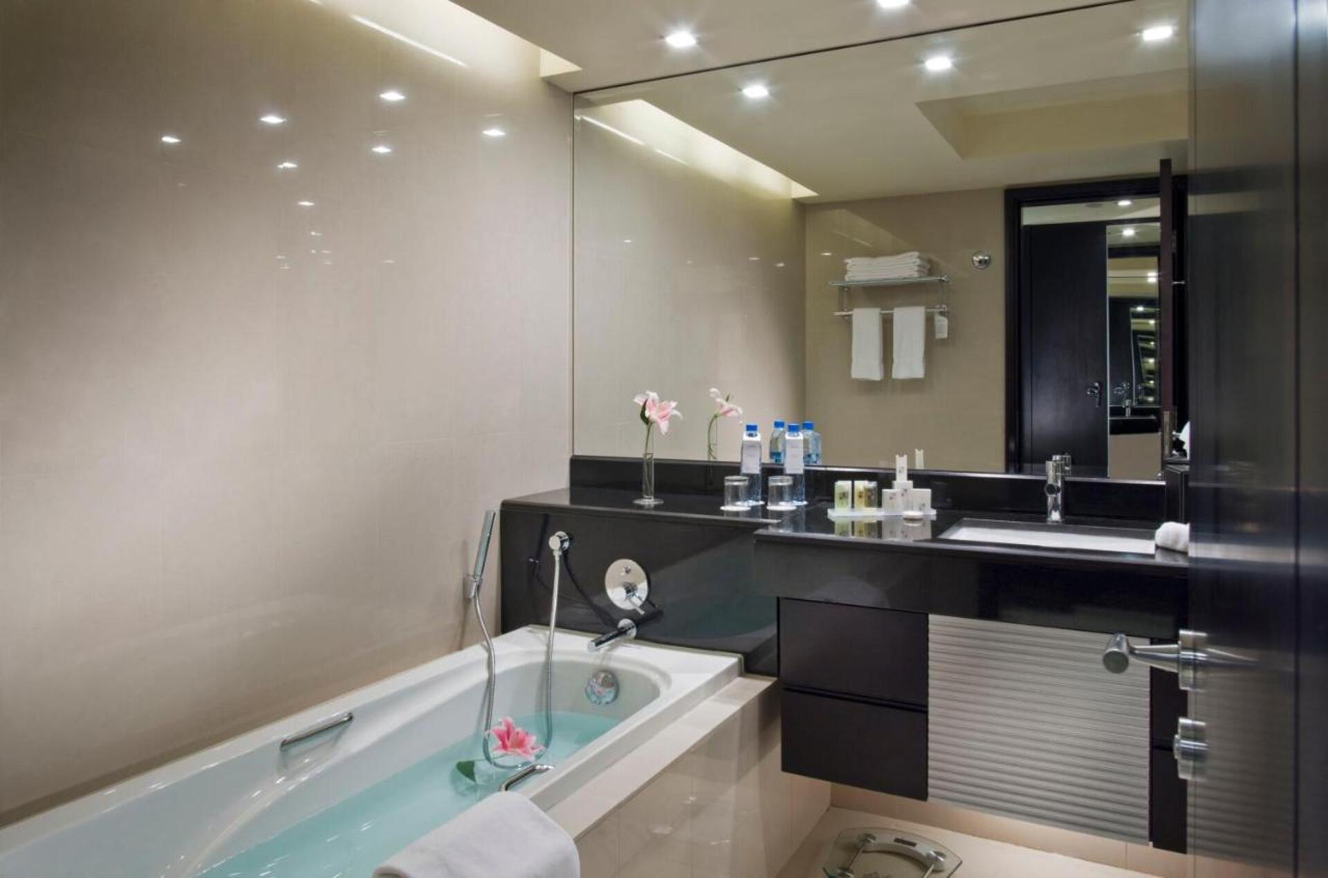 Mercure Gold Hotel, Jumeirah, Dubai 13