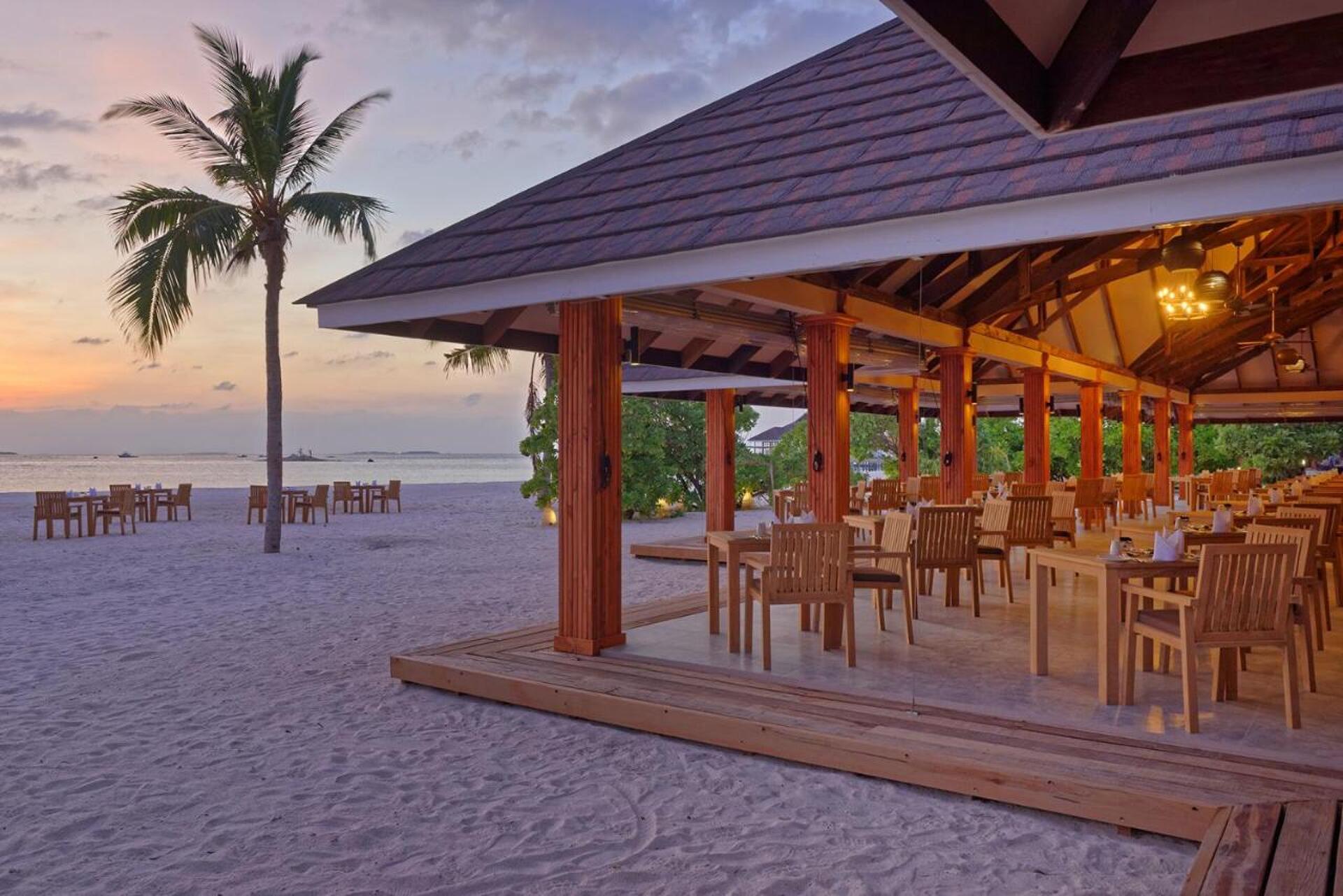 Brennia Kottefaru Maldives 21