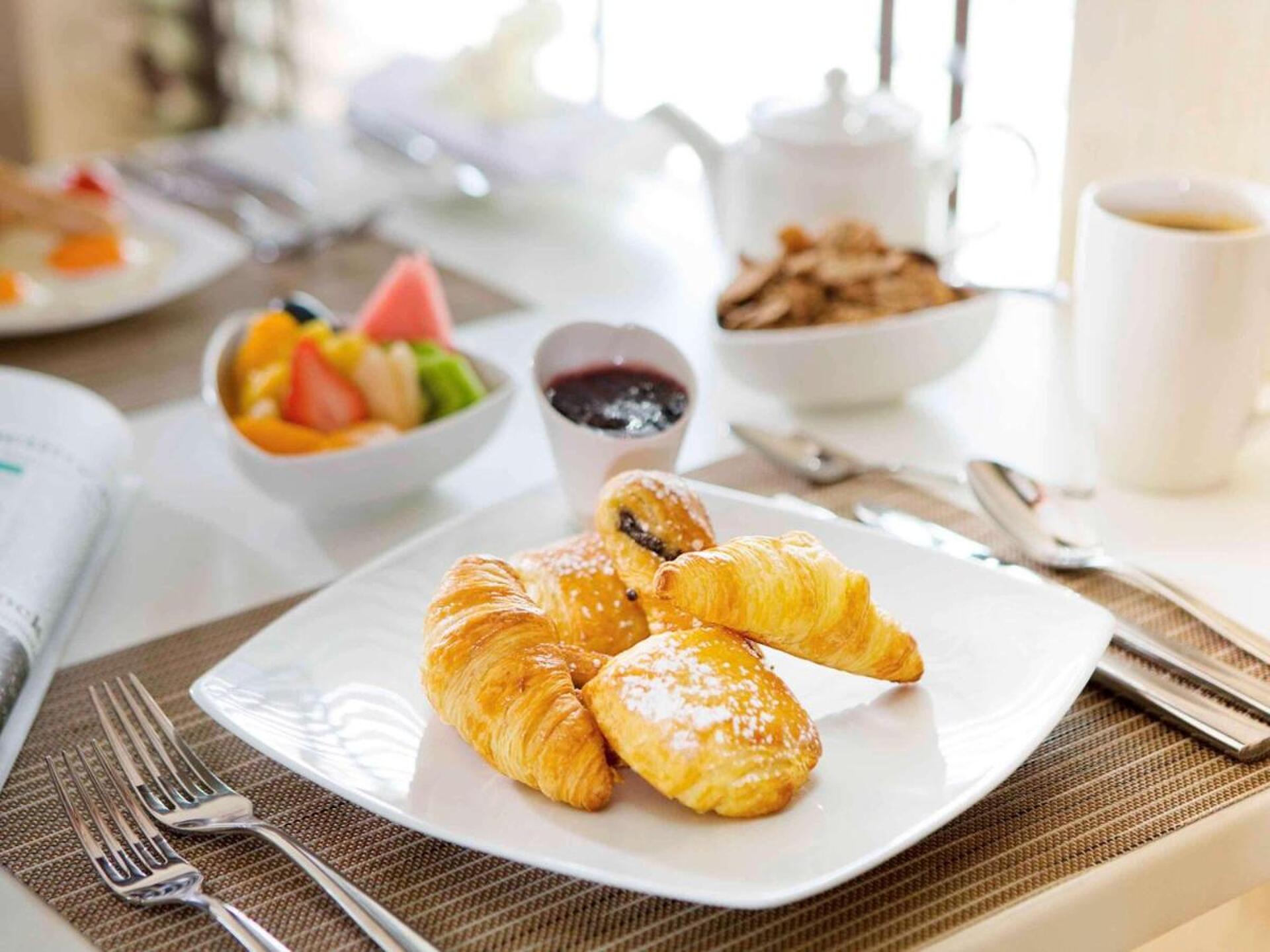 Mercure Gold Hotel, Jumeirah, Dubai 34