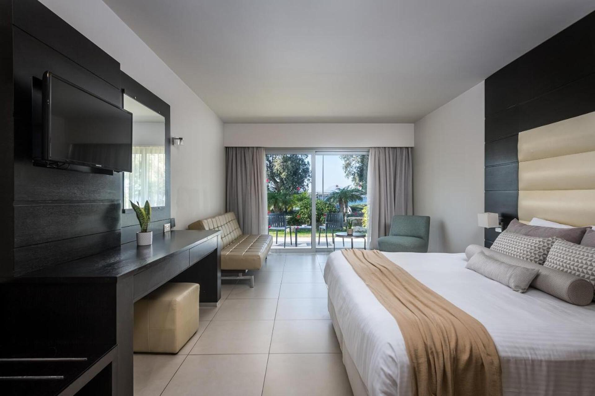 E-GEO Easy Living Resort 4* 7