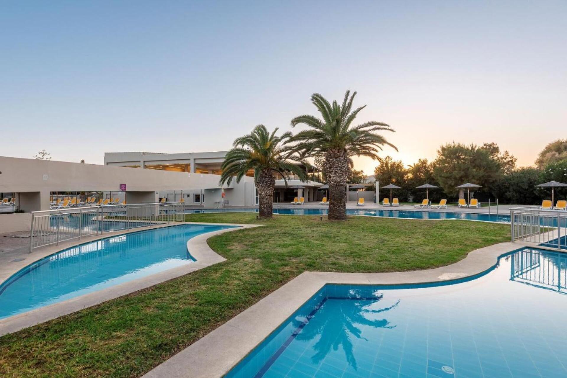 E-GEO Easy Living Resort 4* 0