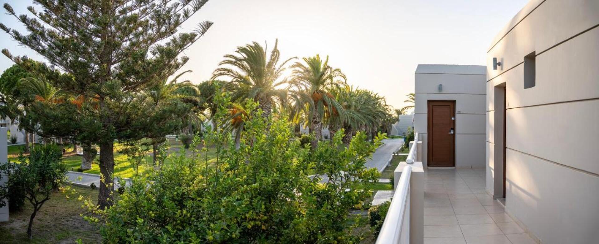 E-GEO Easy Living Resort 4* 32