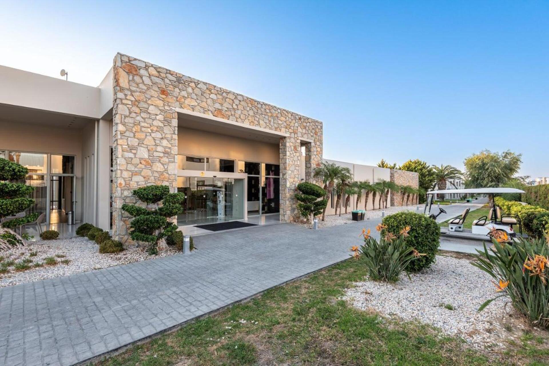 E-GEO Easy Living Resort 4* 18