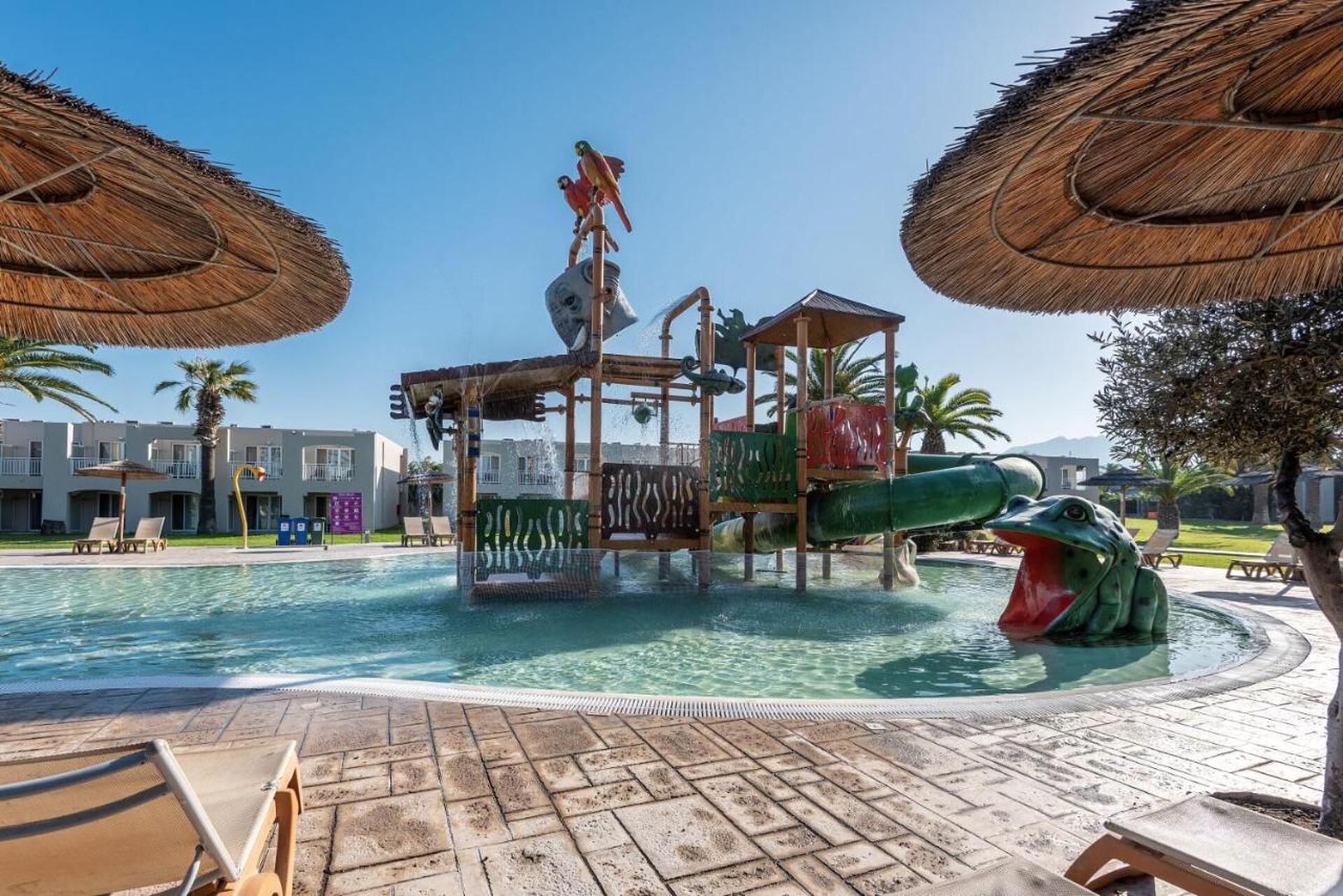 E-GEO Easy Living Resort 4* 6
