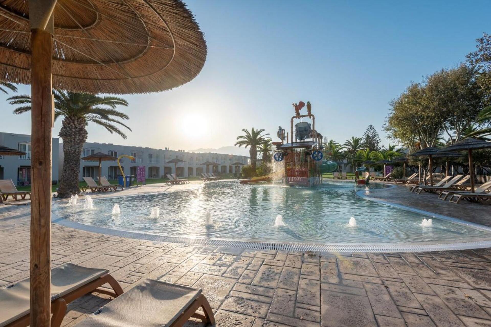 E-GEO Easy Living Resort 4* 12