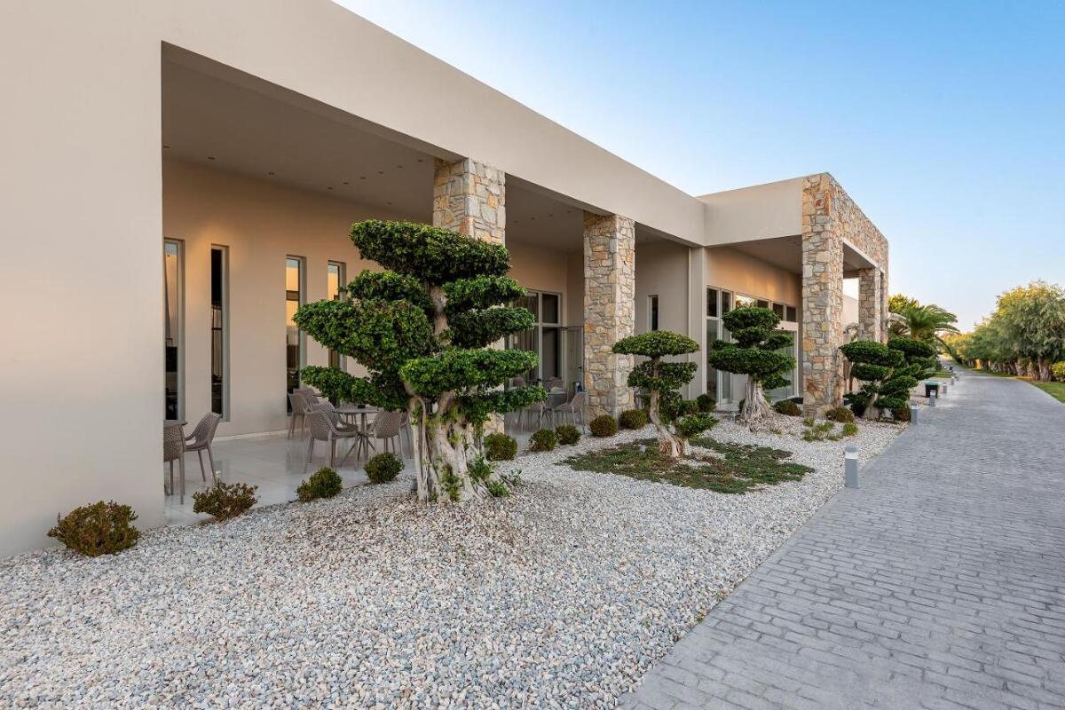E-GEO Easy Living Resort 4* 1