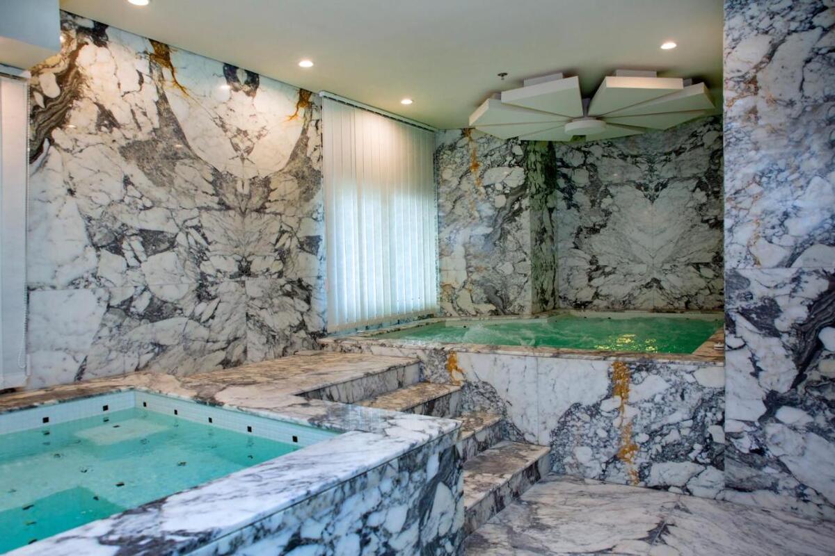 Century Hotel Doha 4* 2