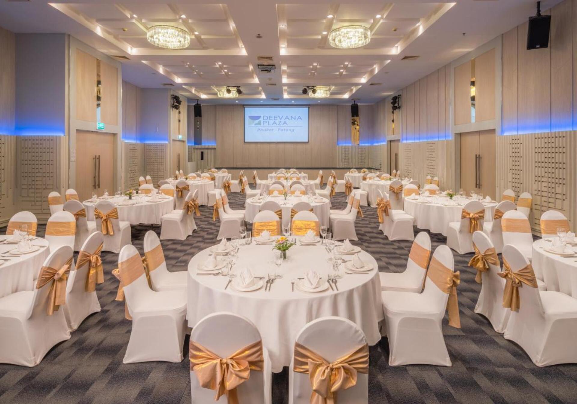 Deevana Plaza Phuket 4* 4