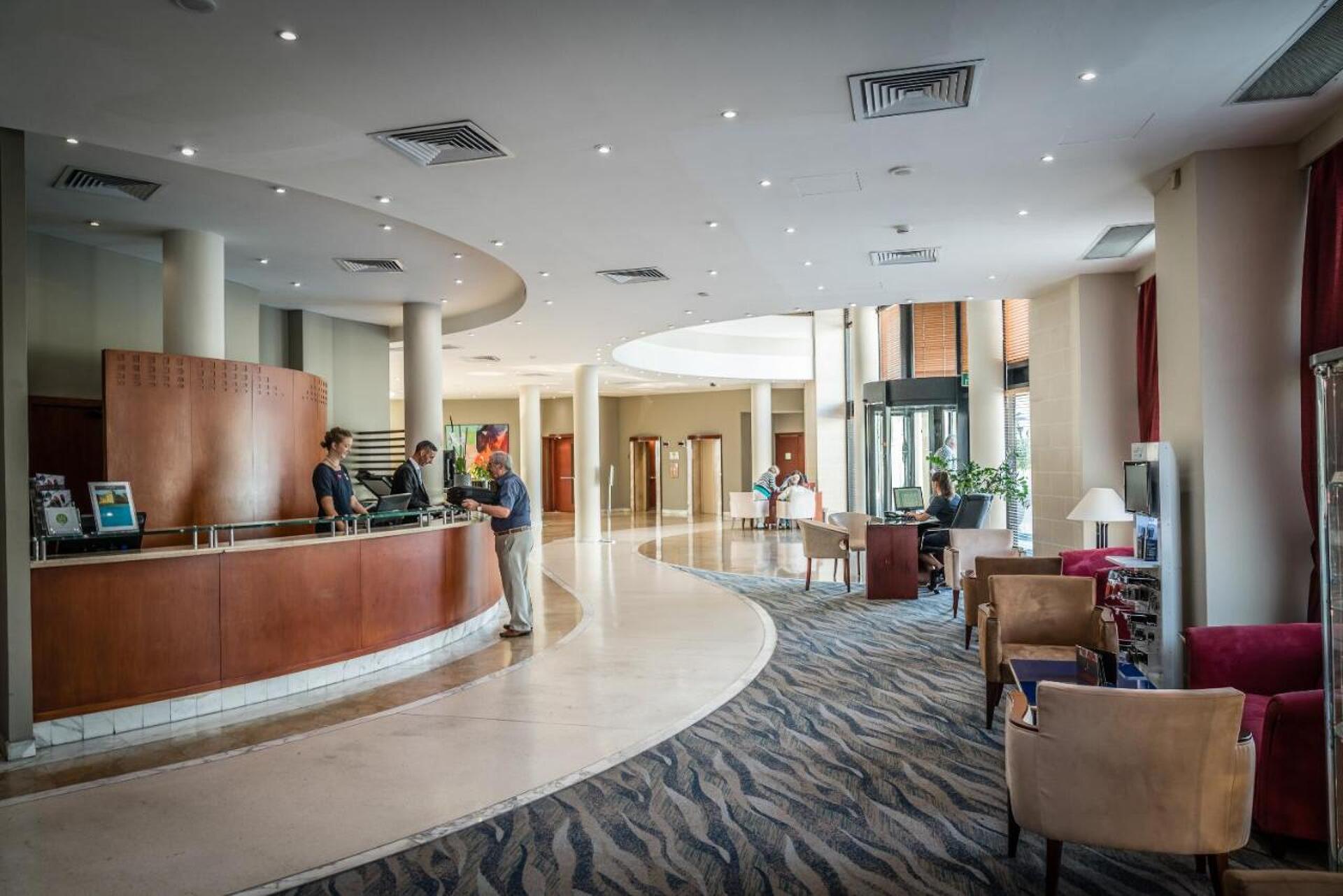 Marina Hotel Corinthia Beach Resort 4* 25