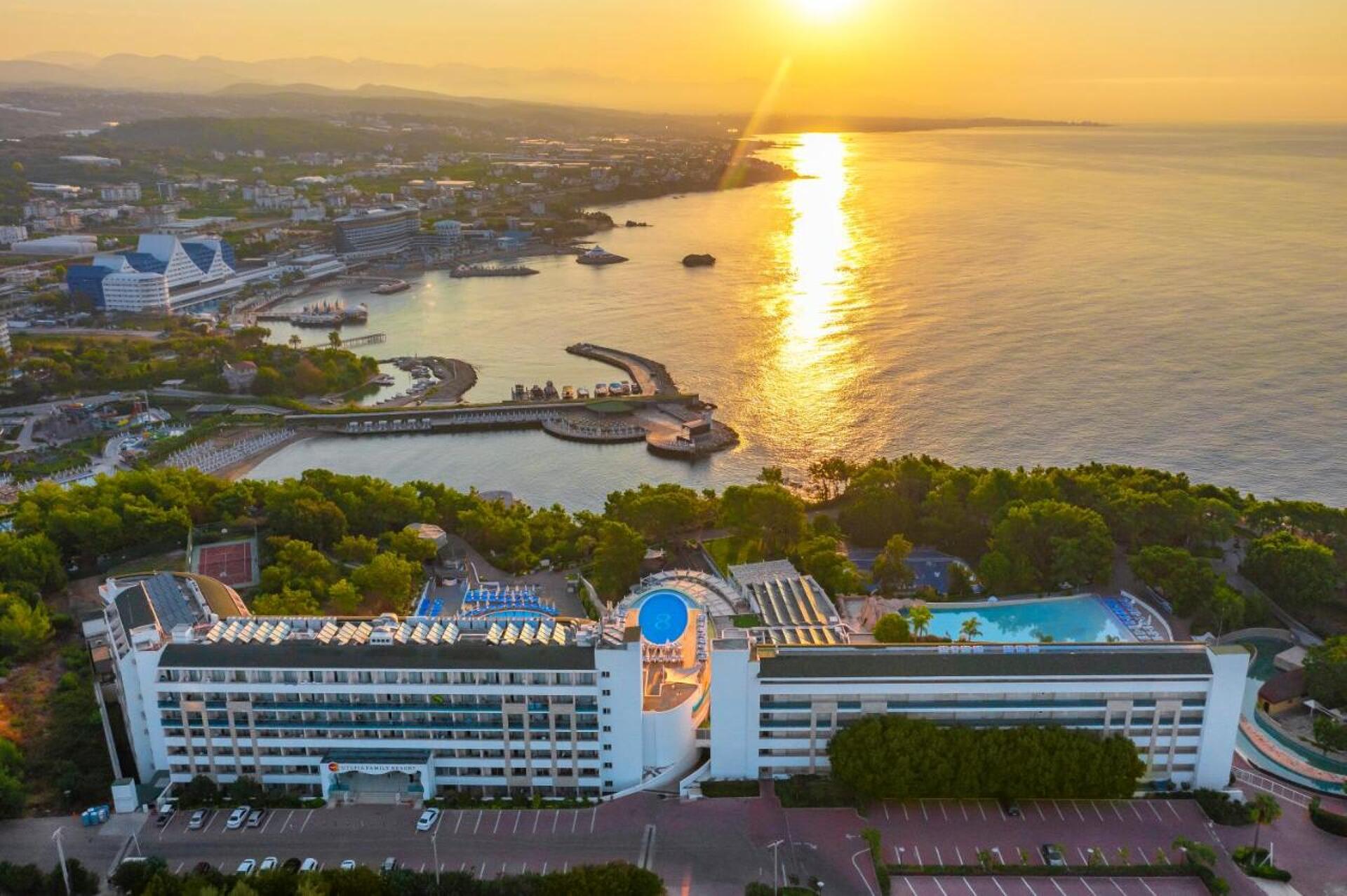 A Good Life Utopia Family Resort 5* 31