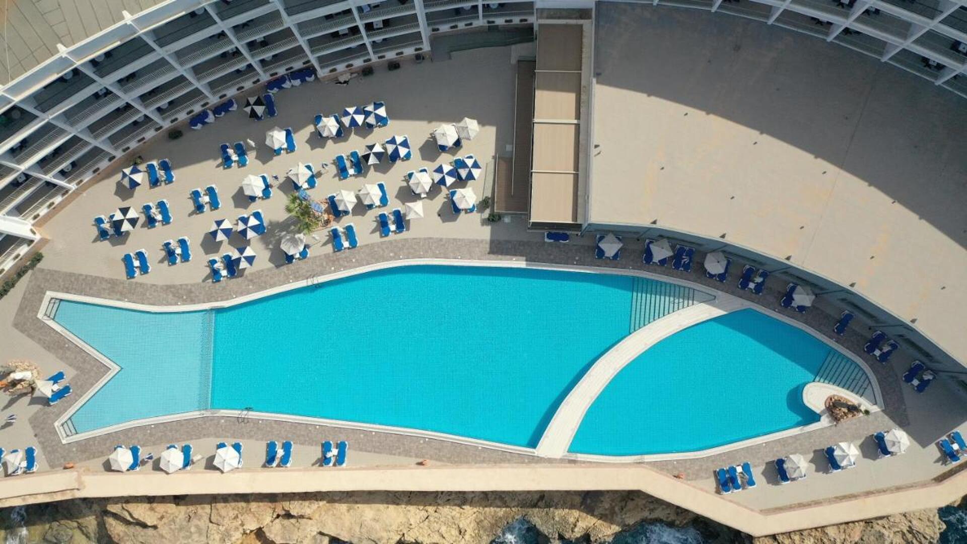 Paradise Bay Resort  2