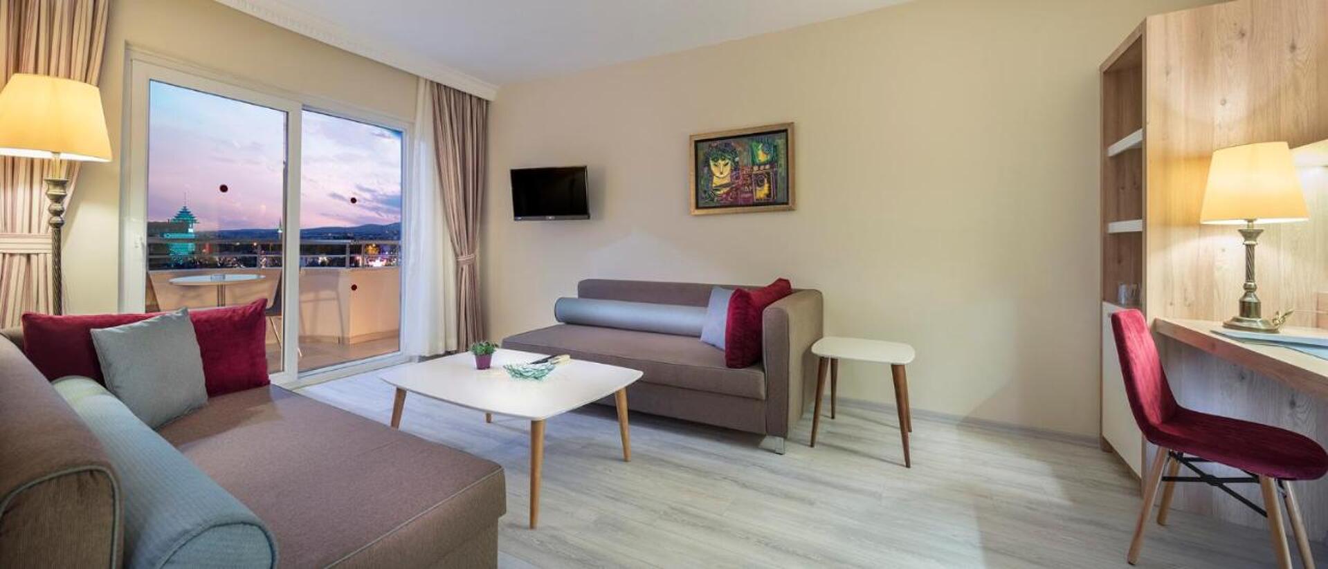 Royal Garden Beach Hotel 5* 10