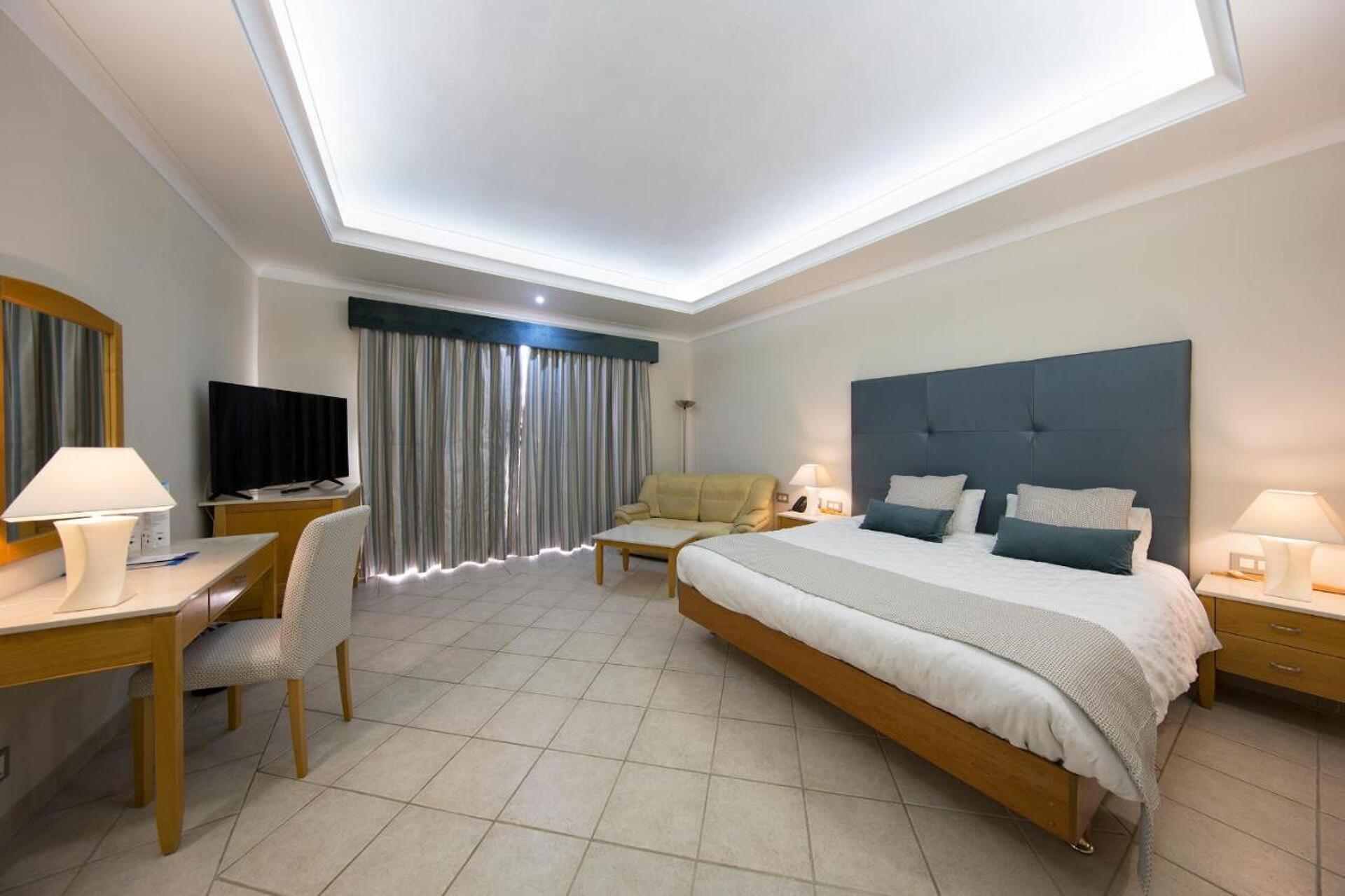 Paradise Bay Resort  1