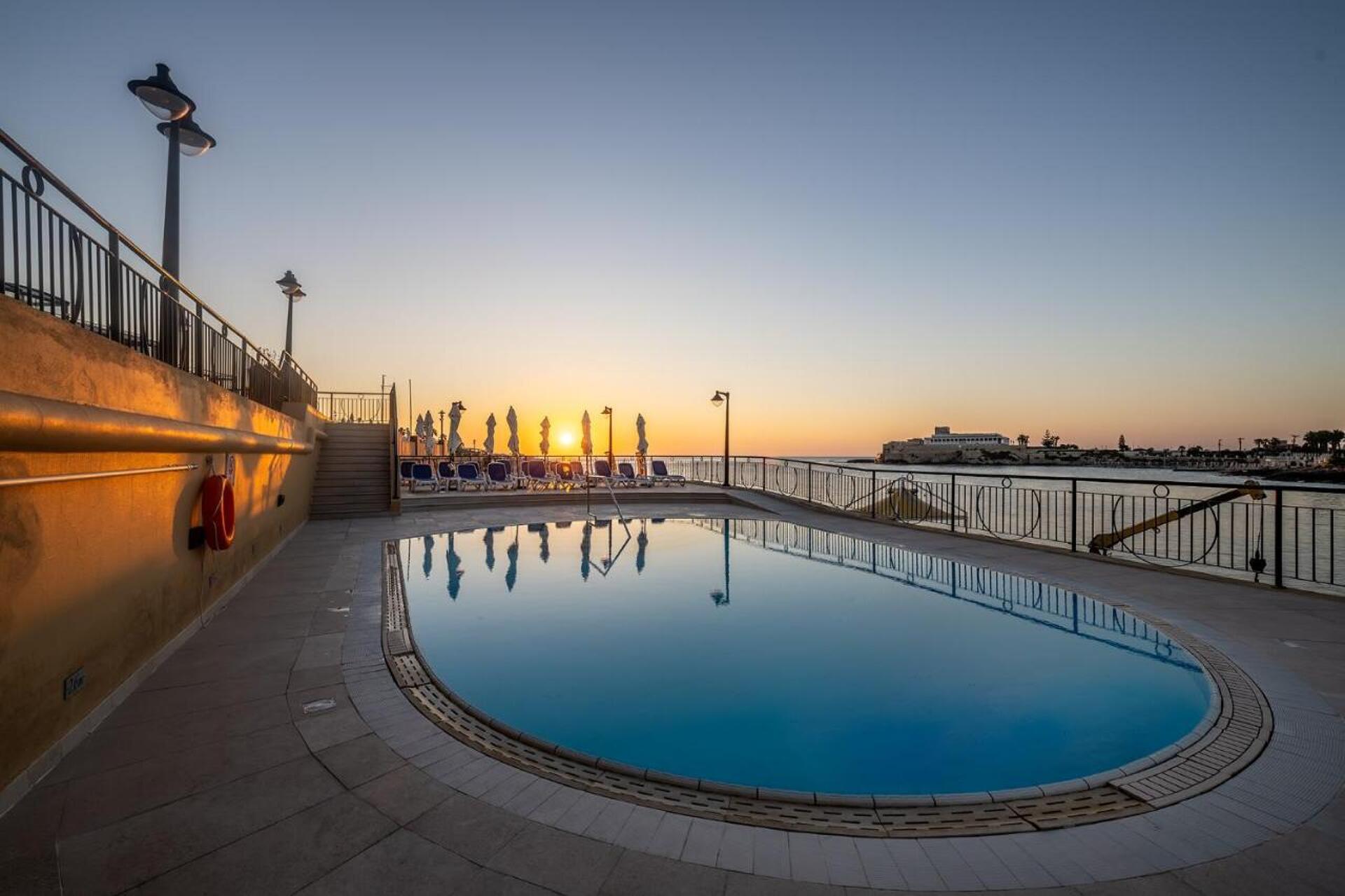 Marina Hotel Corinthia Beach Resort 4* 10