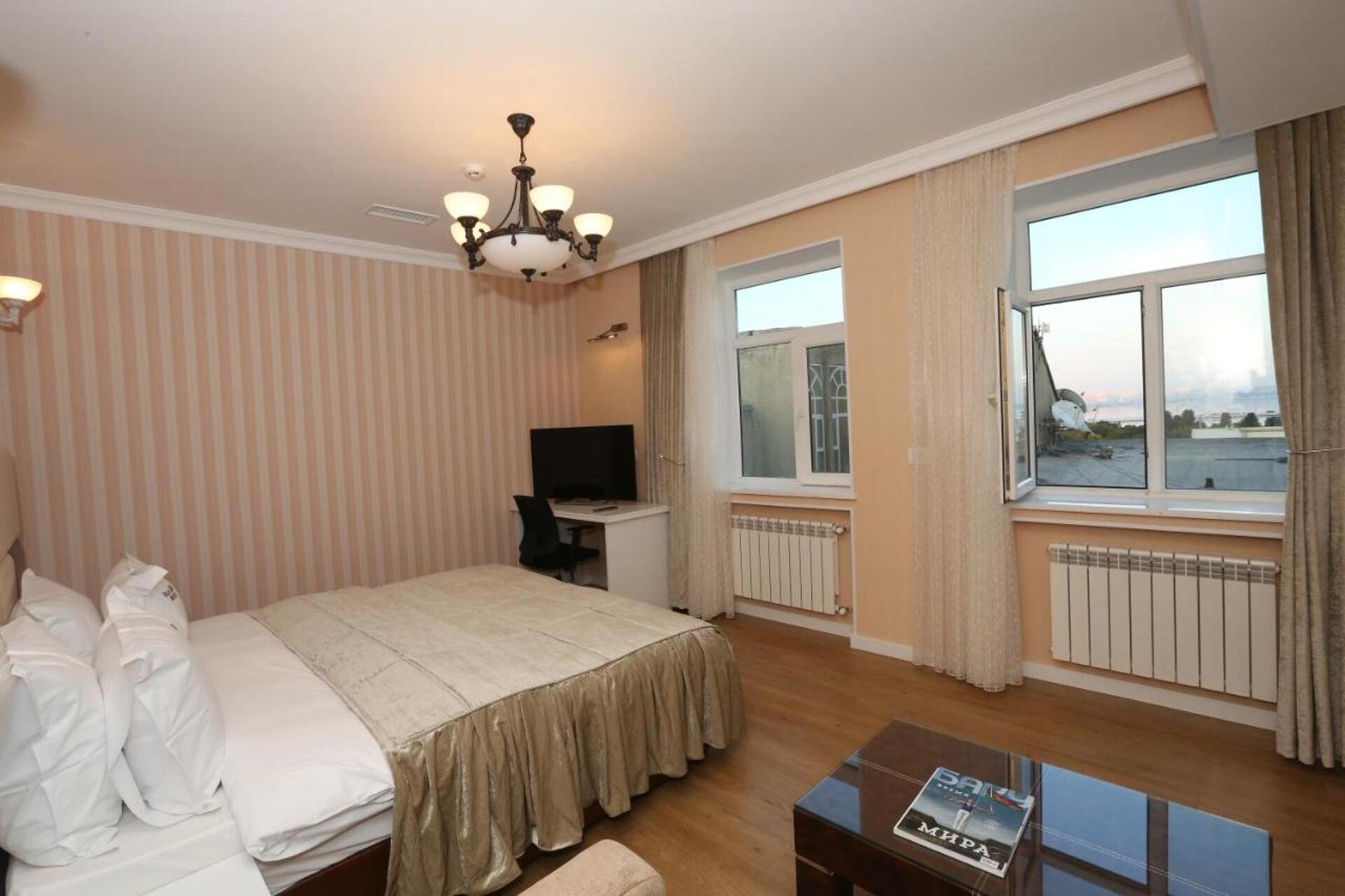 Old Street Boutique Hotel 4* 24