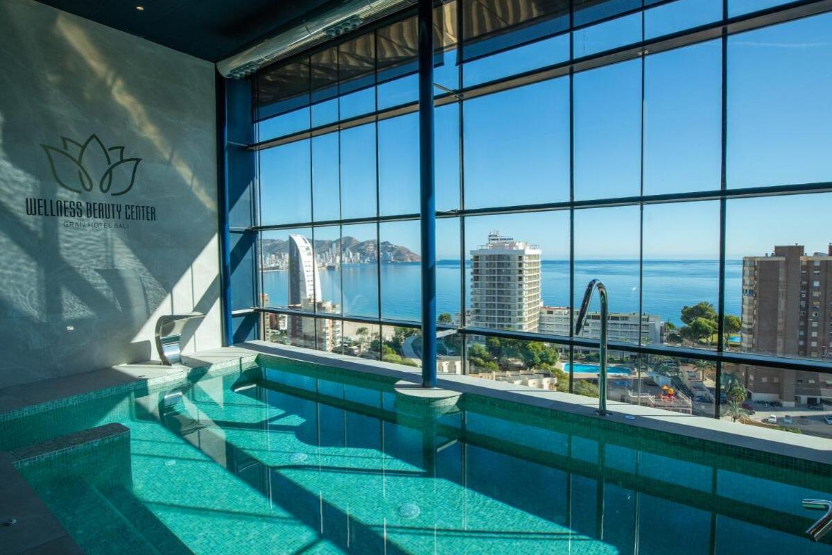 Gran Hotel Bali 4* 0