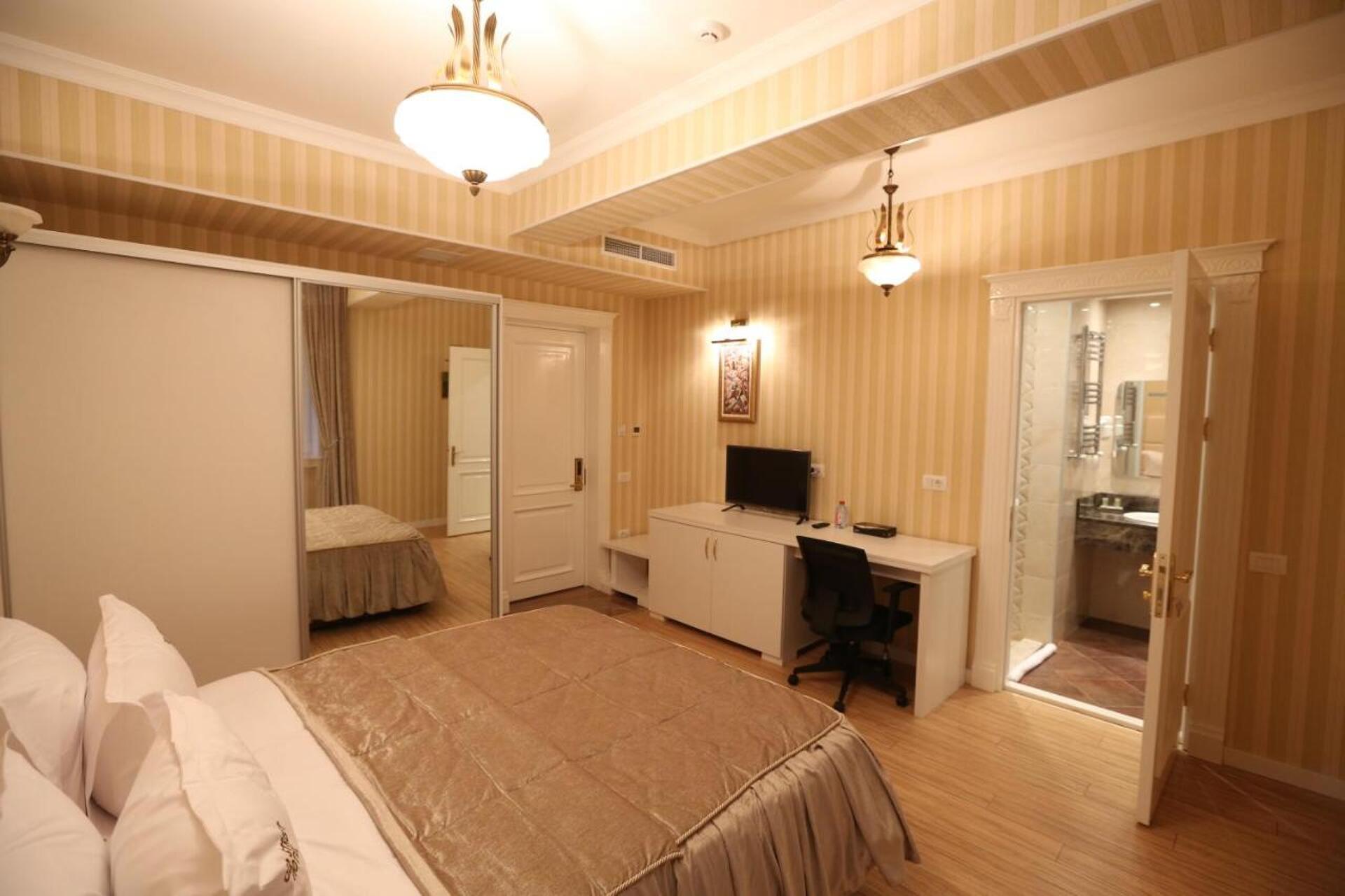 Old Street Boutique Hotel 4* 32