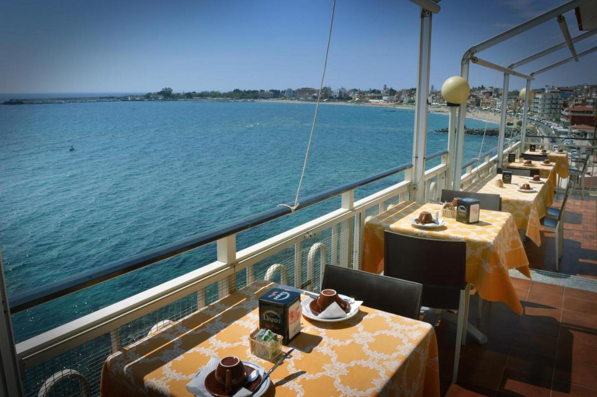 Hotel La Riva 3