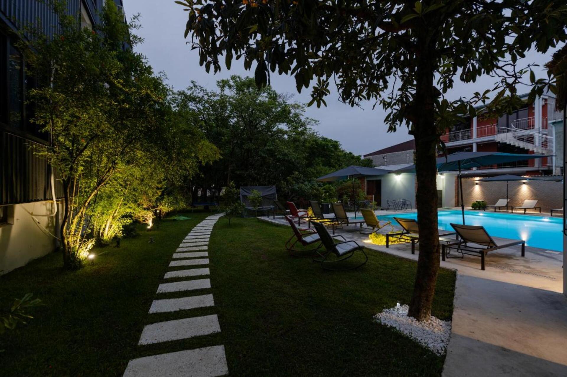 Garden Inn 14