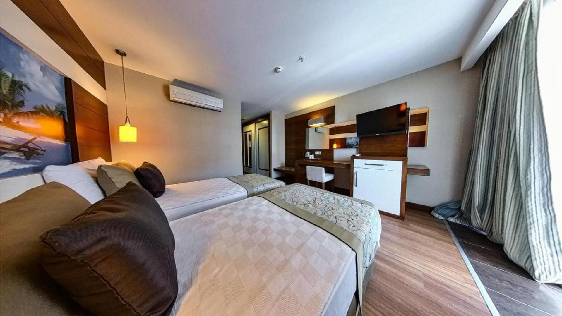 Adella Side Hotel 23