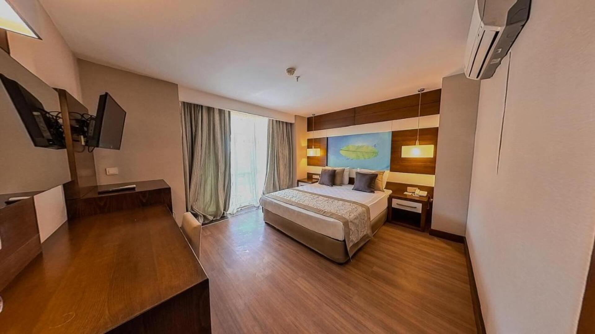 Adella Side Hotel 12