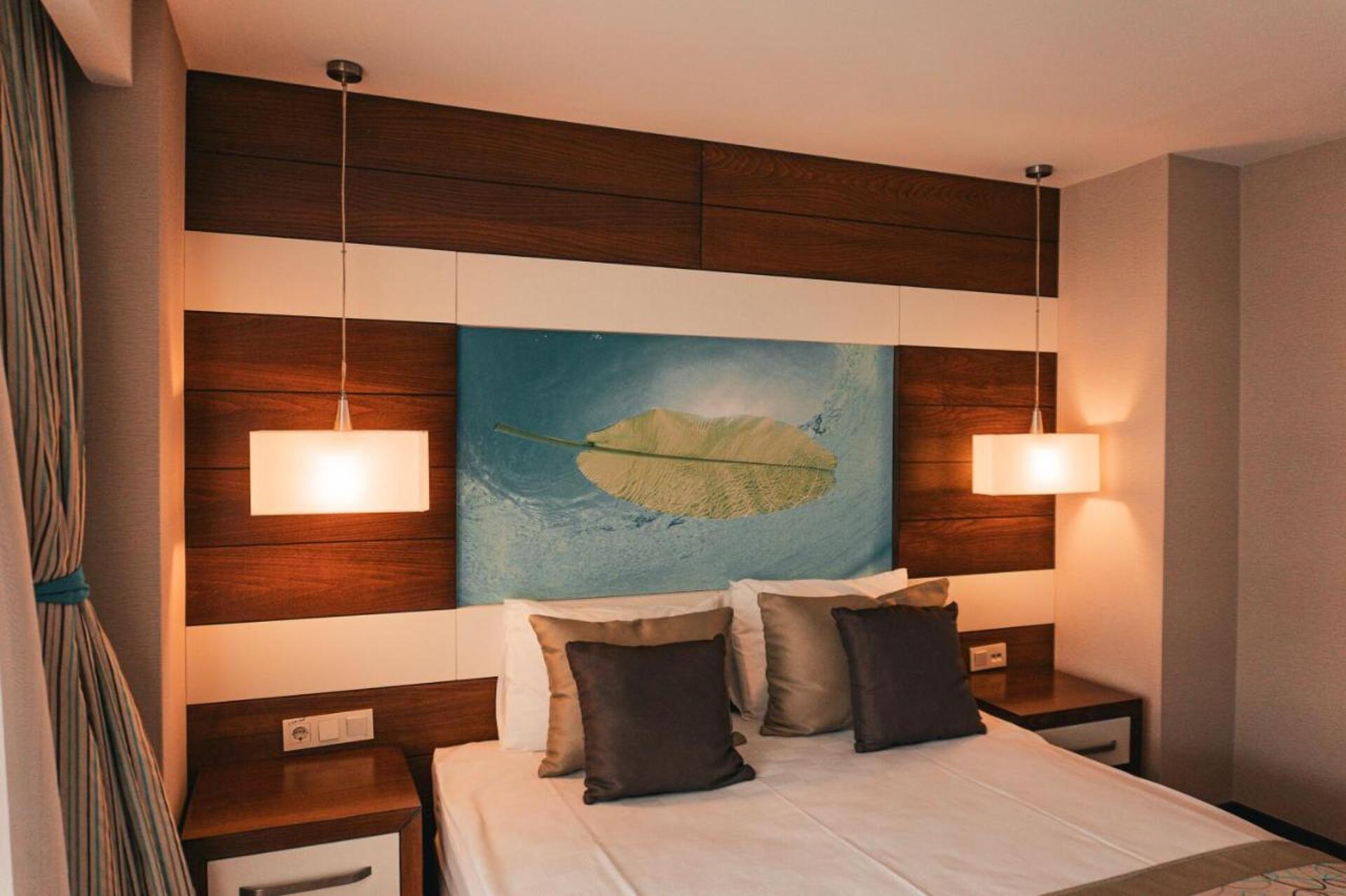 Adella Side Hotel 11