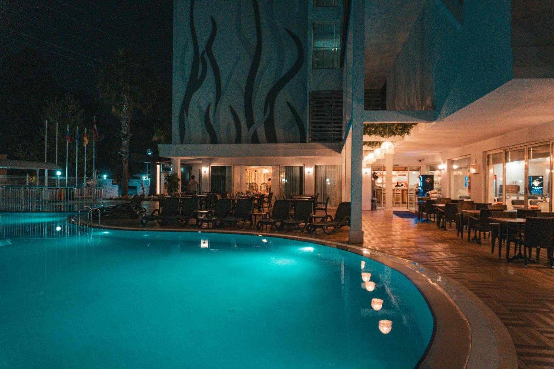 Adella Side Hotel 32