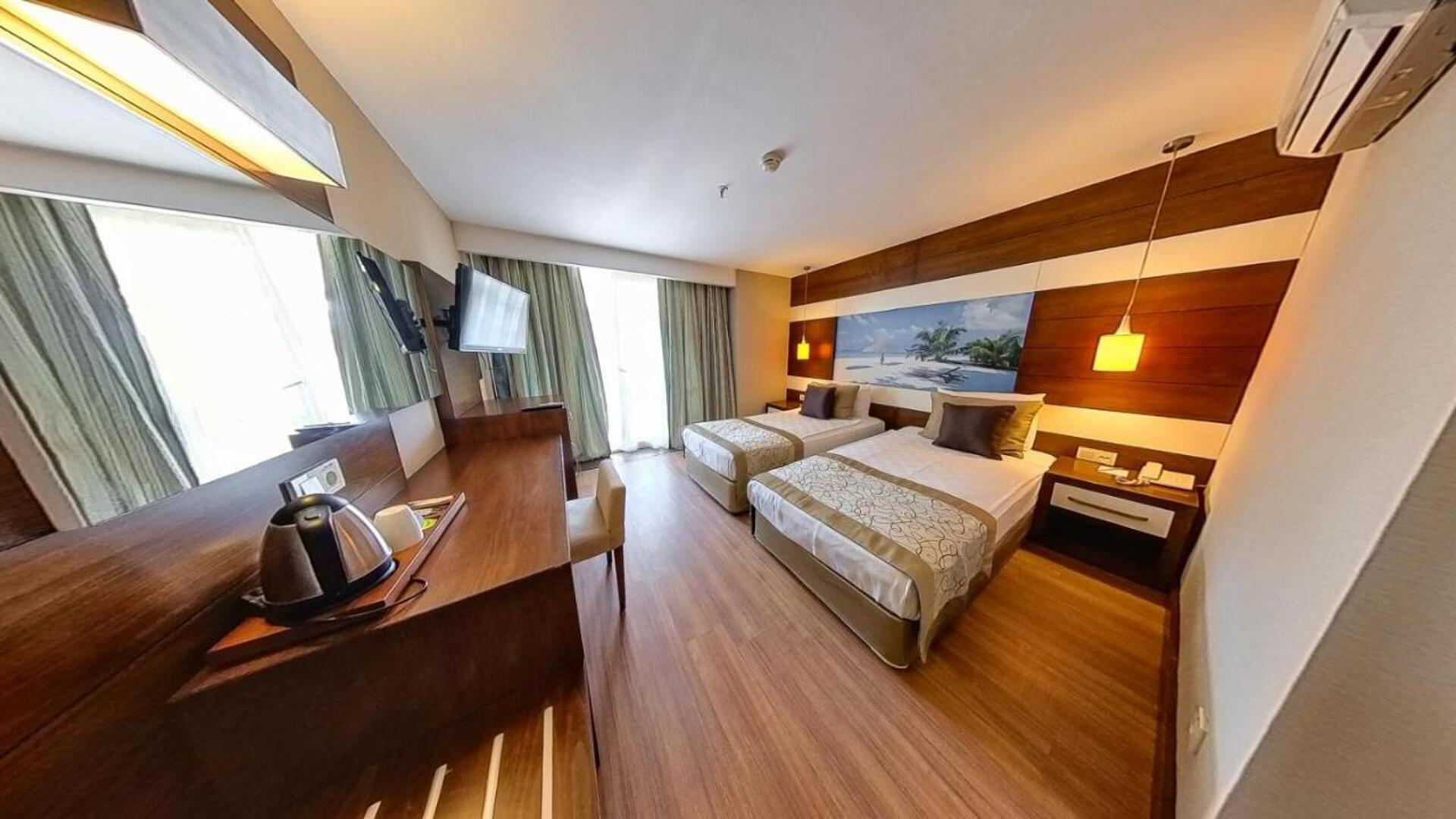 Adella Side Hotel 10